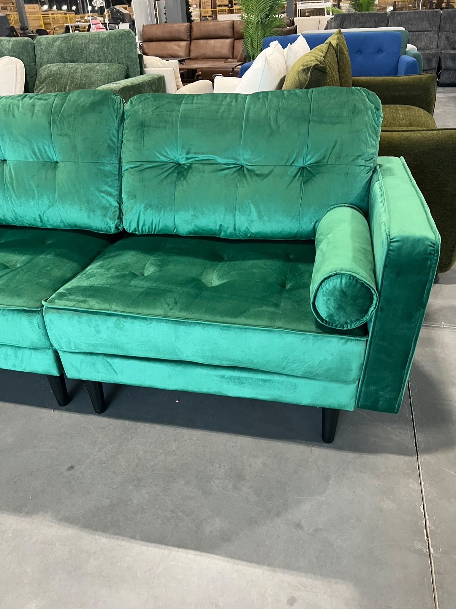 ✅ Brand new emerald green velvet sofa — $199 - photo 3