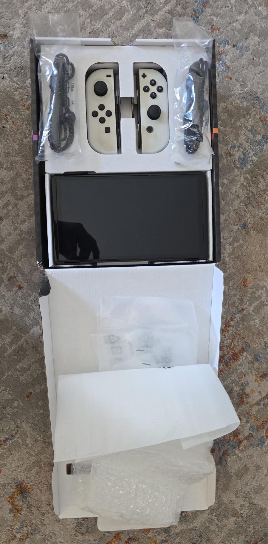Nintendo Switch - photo 3
