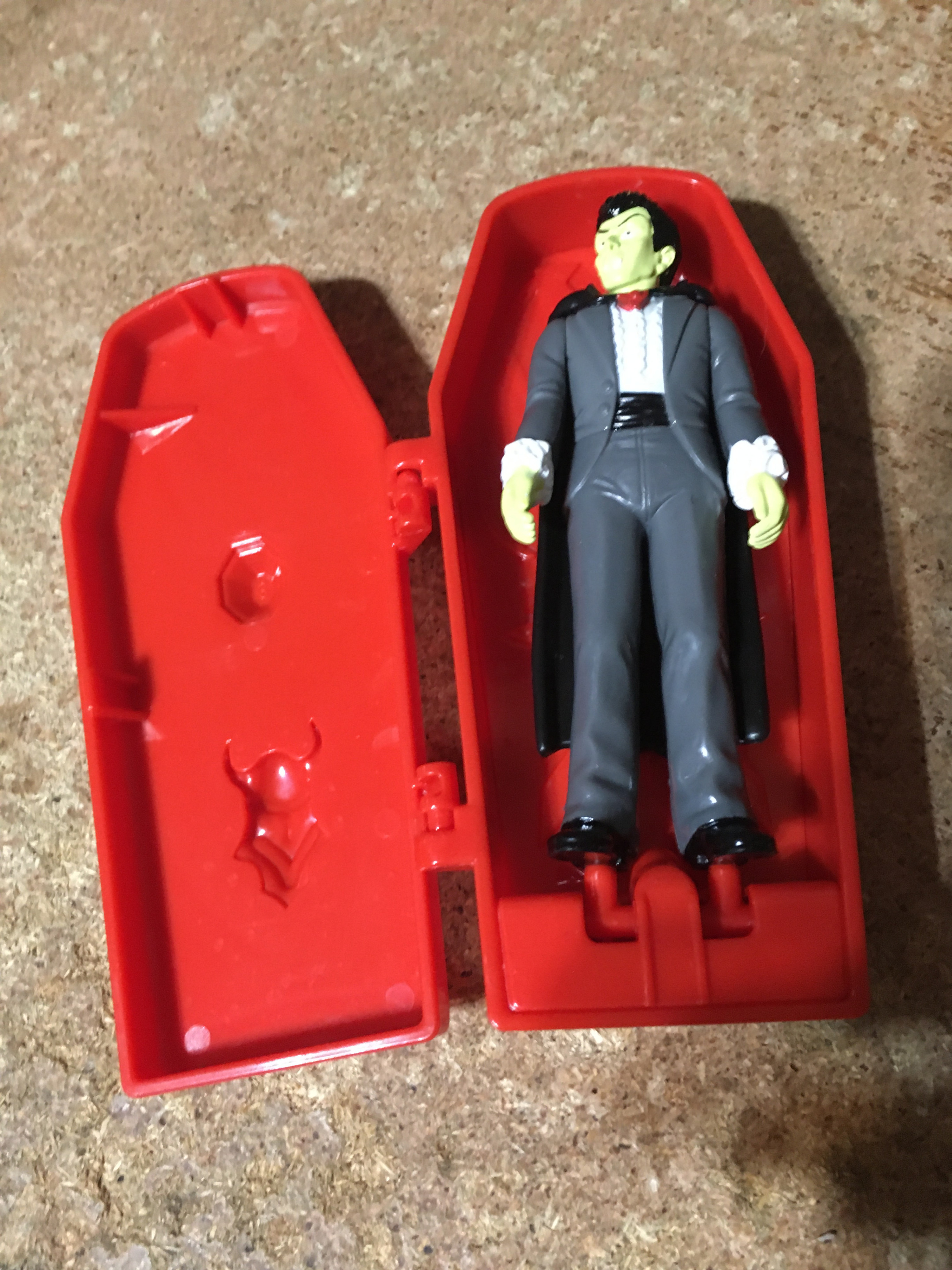 2003 TACO BELL CREATURE CRYPTS COUNT VALDI VAMPIRE WITH COFFIN - photo 3