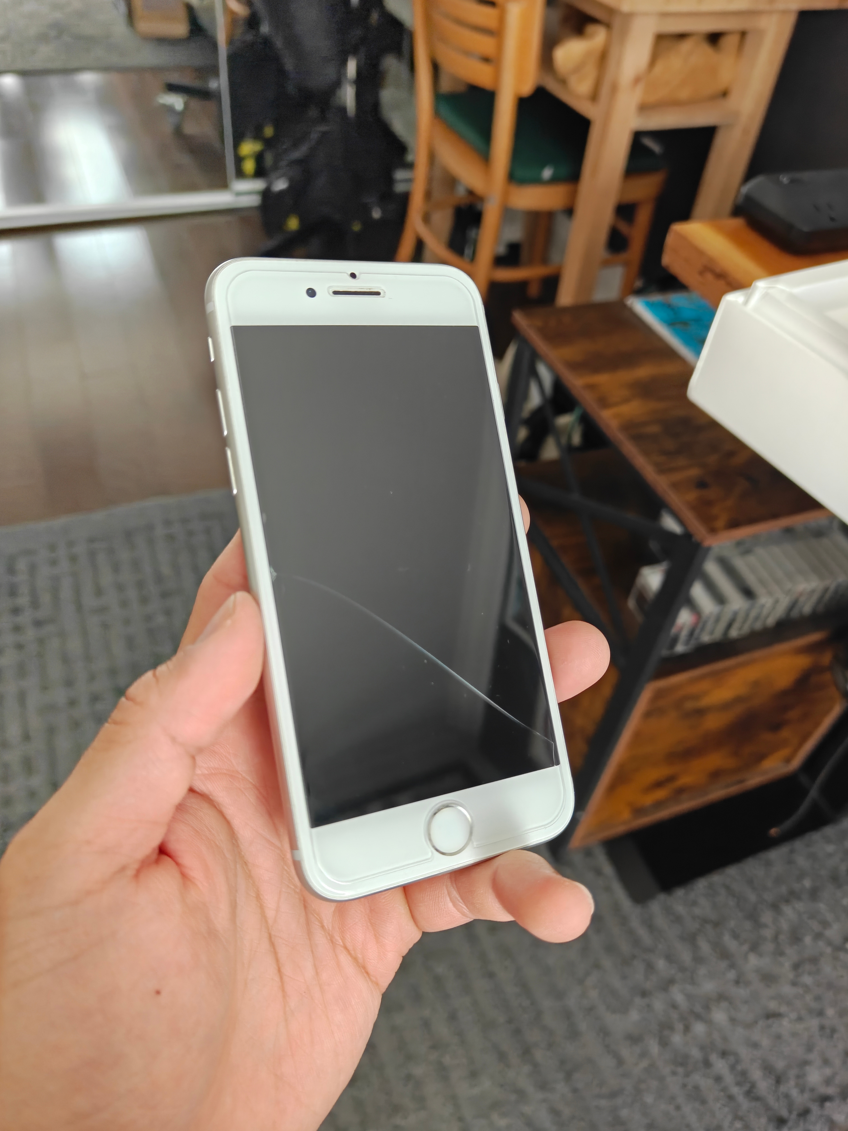 White Apple IPhone 8