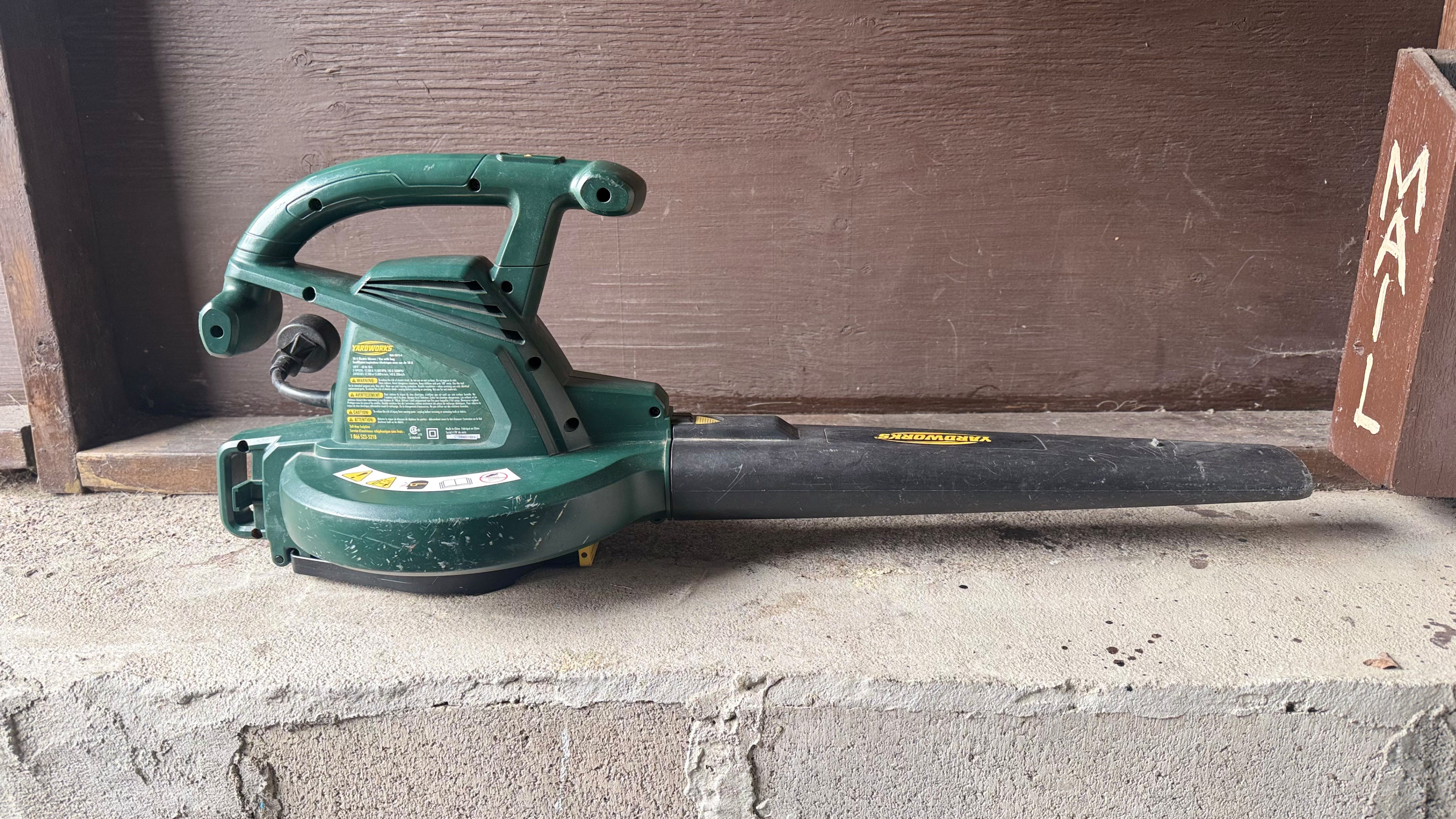 Yardworks Leaf Blower (Corded) - photo 2