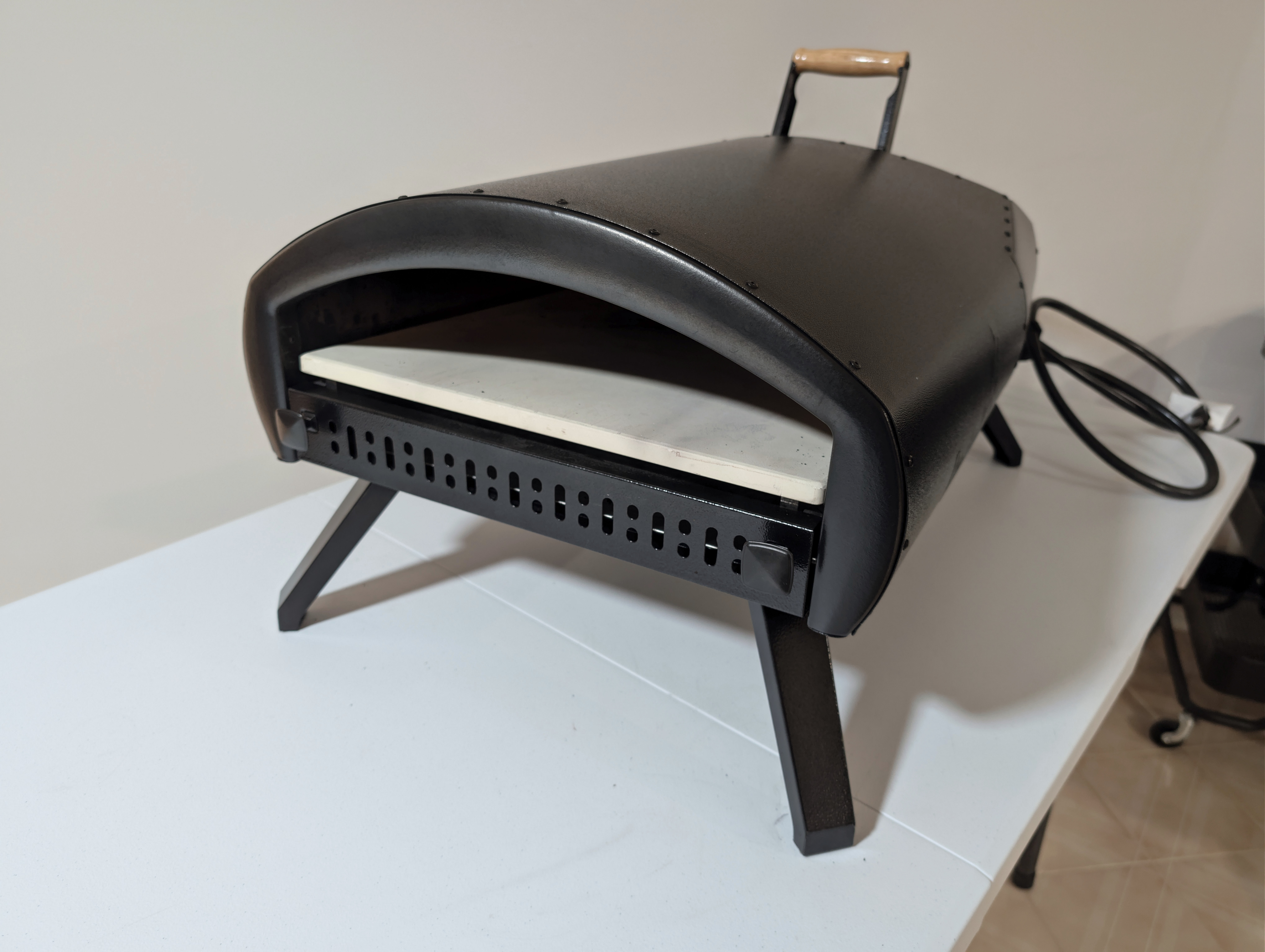 Bertello Grande 16" Outdoor Wood & Propane Pizza Oven