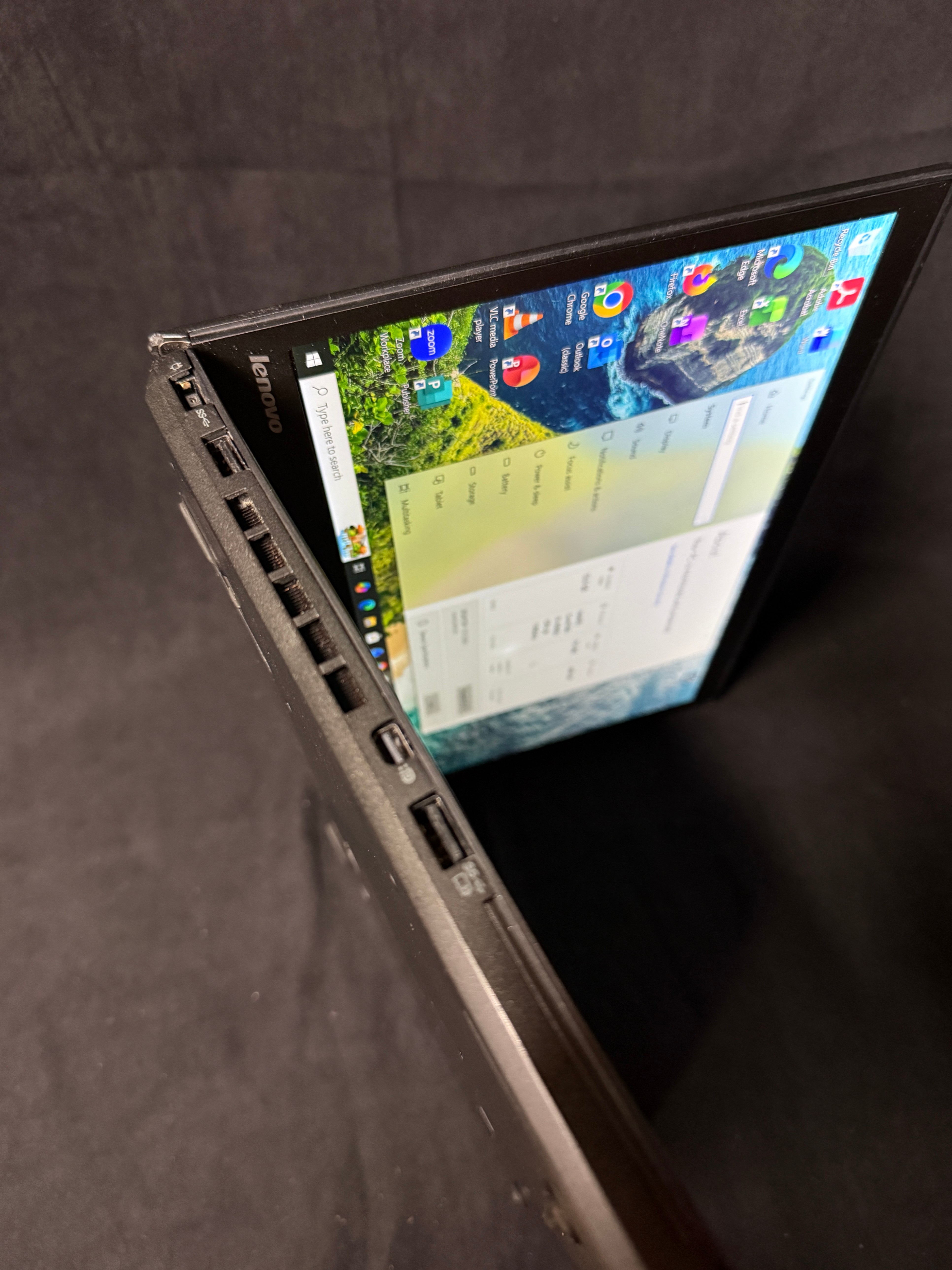 $30 As Is - Lenovo ThinkPad T440s Laptop - photo 4