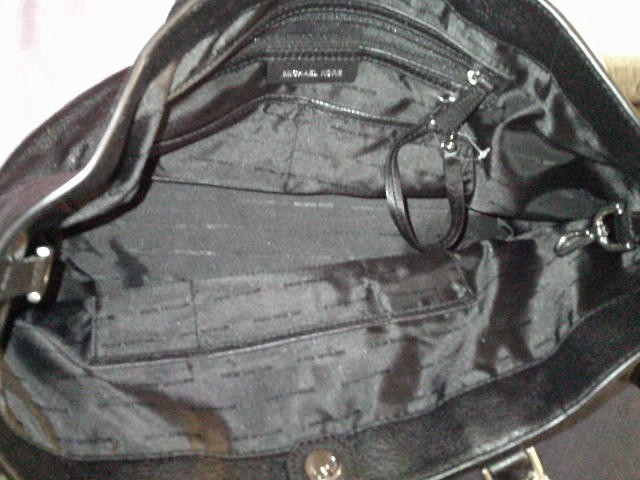Michael Kors Black Leather Handbag - photo 2
