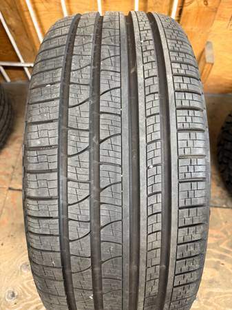 1 X Brand New take off 285/45/22 M+S Pirelli scorpion verde A/S