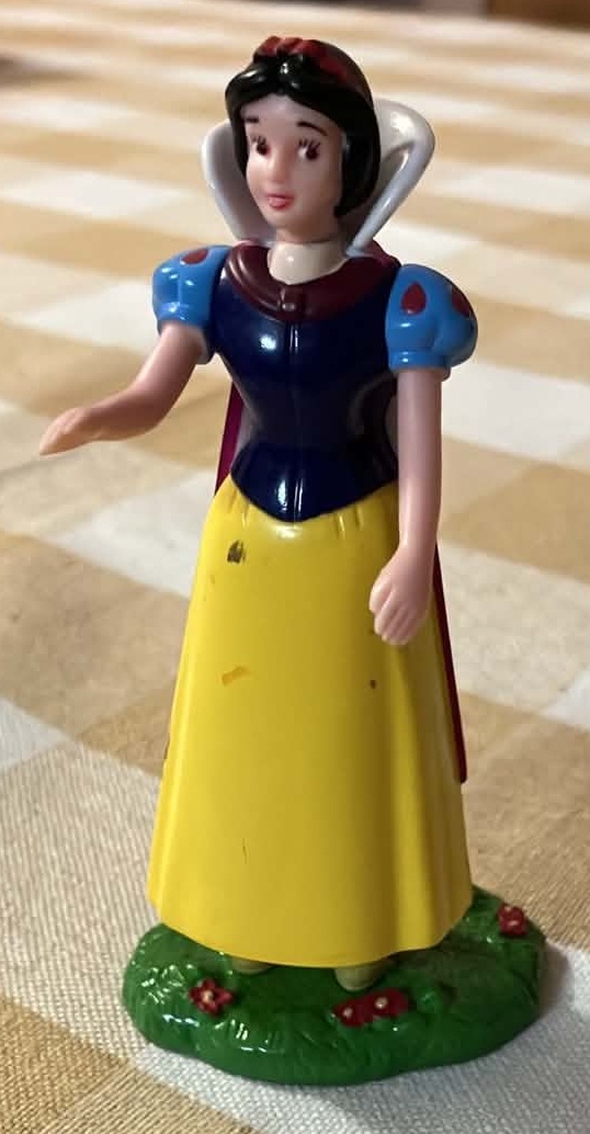 Disney Princess Snow White on Base Moveable Arms - 4 Inches