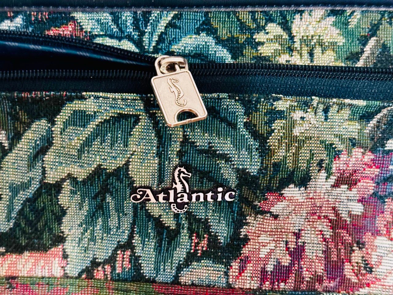 Atlantic floral travel bag - photo 3