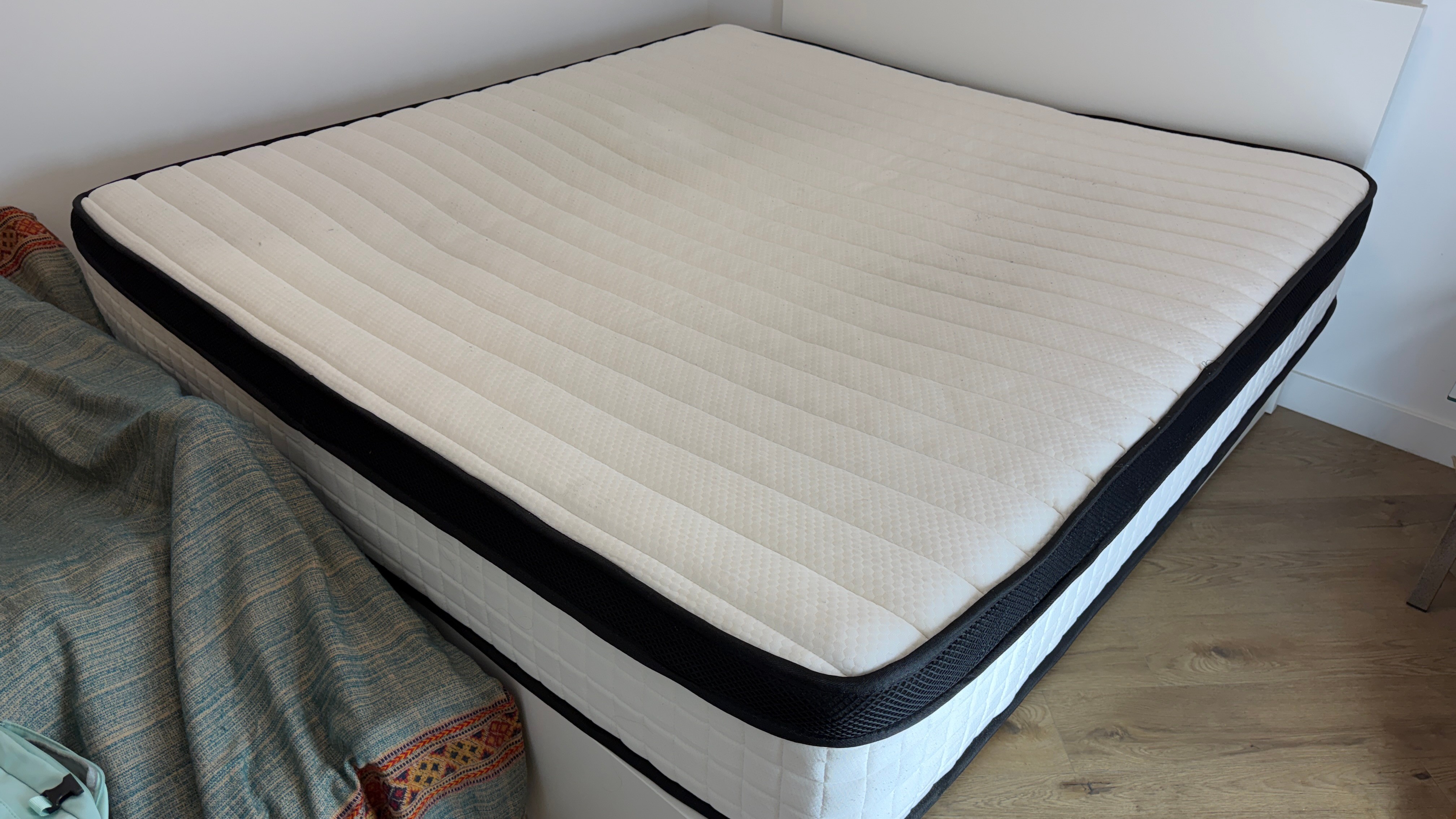12-Inch Hybrid King Size Mattress - Clean & Good Condition - photo 2
