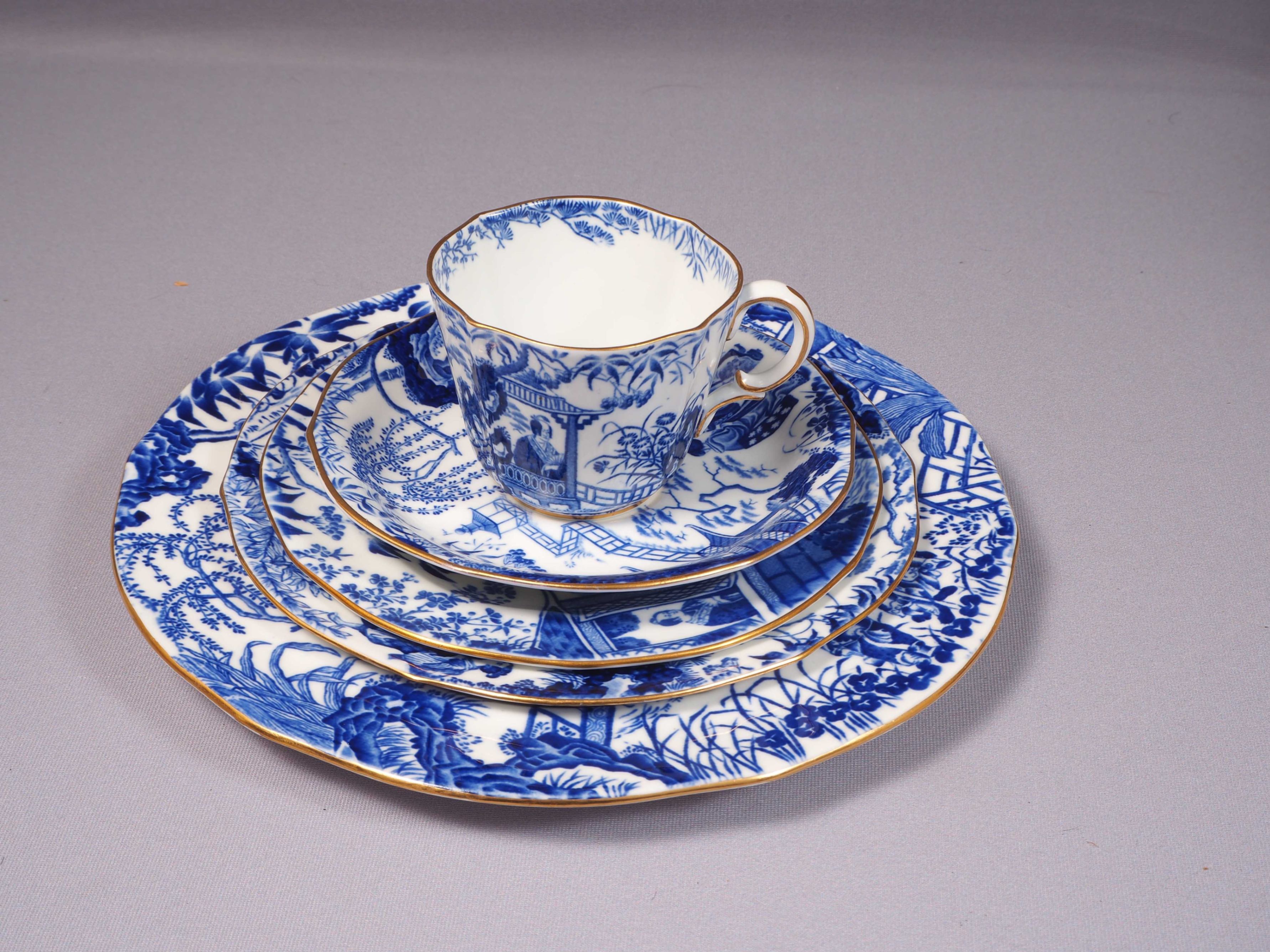 Royal Crown Derby Blue Mikado Tea cup Dinner Luncheon Set - photo 3