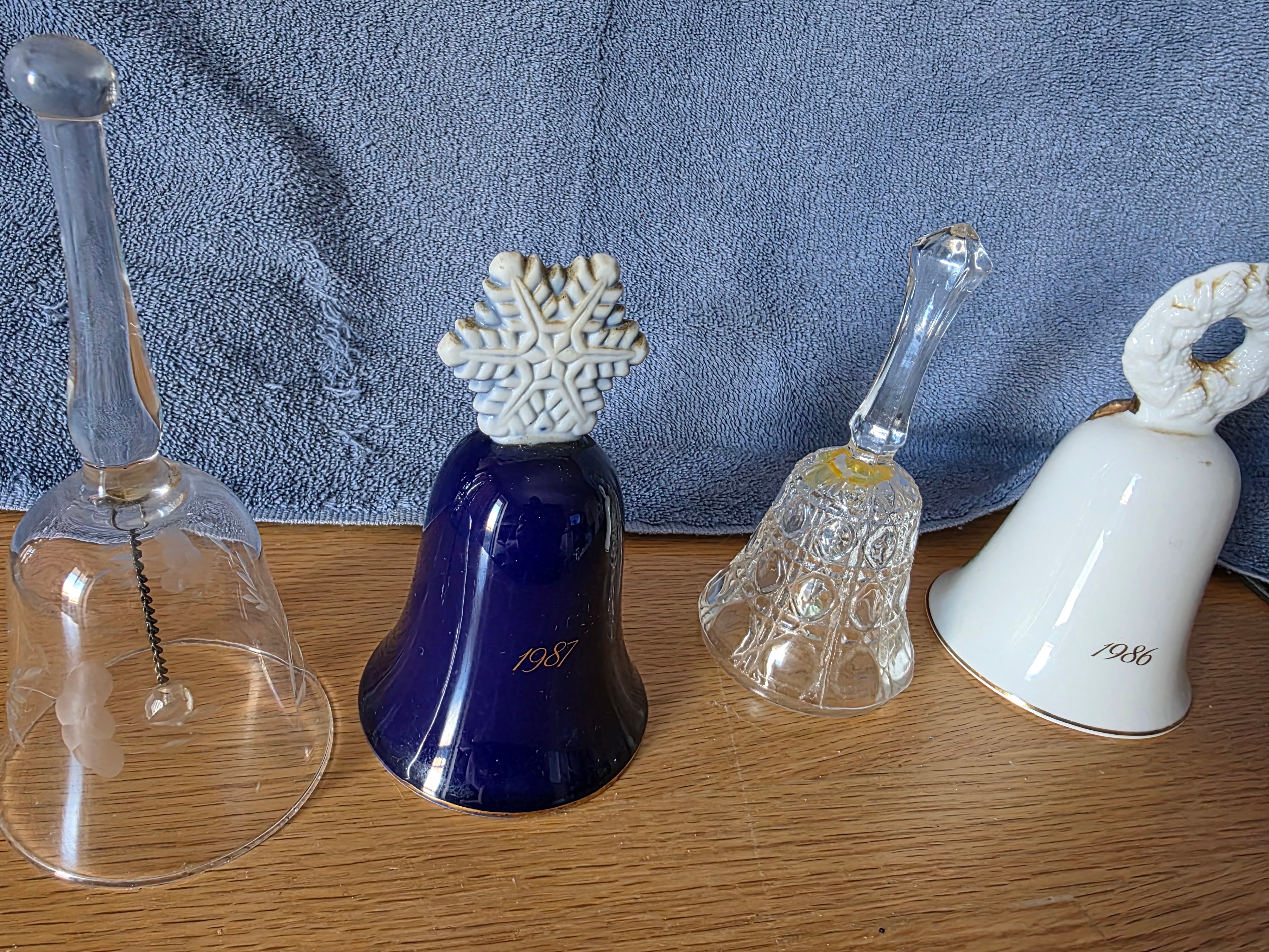 Set of 4 Vintage Decorative Christmas Bells - photo 3