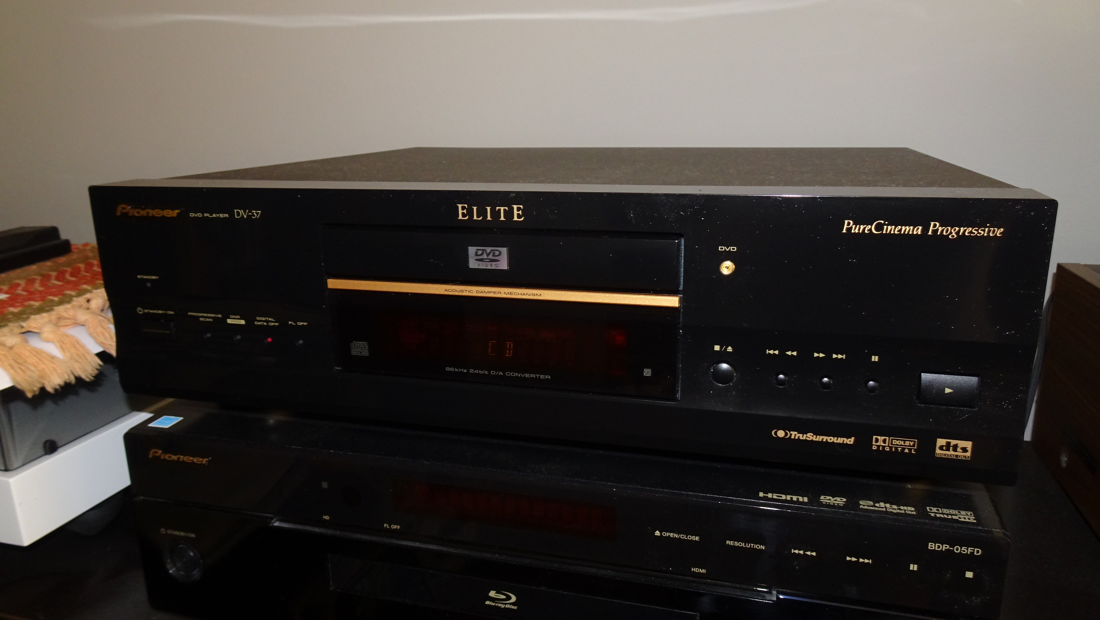 Pioneer Elite DV 37 DVD/CD Player