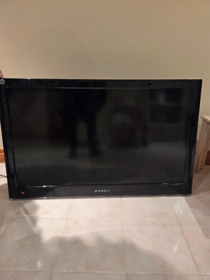 Lot of 3 Flat Screen TVs - photo 2