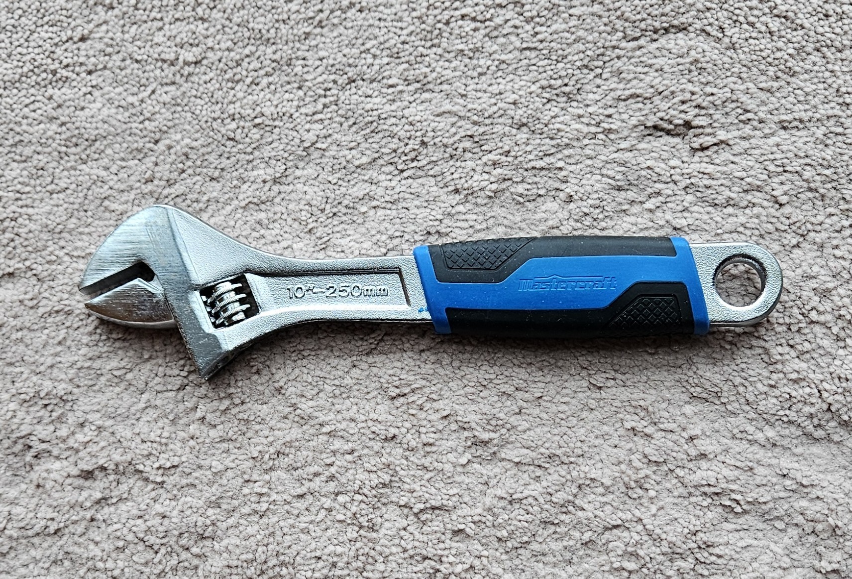 BRAND NEW MASTERCRAFT ADJUSTABLE WRENCH - 10IN - 250MM