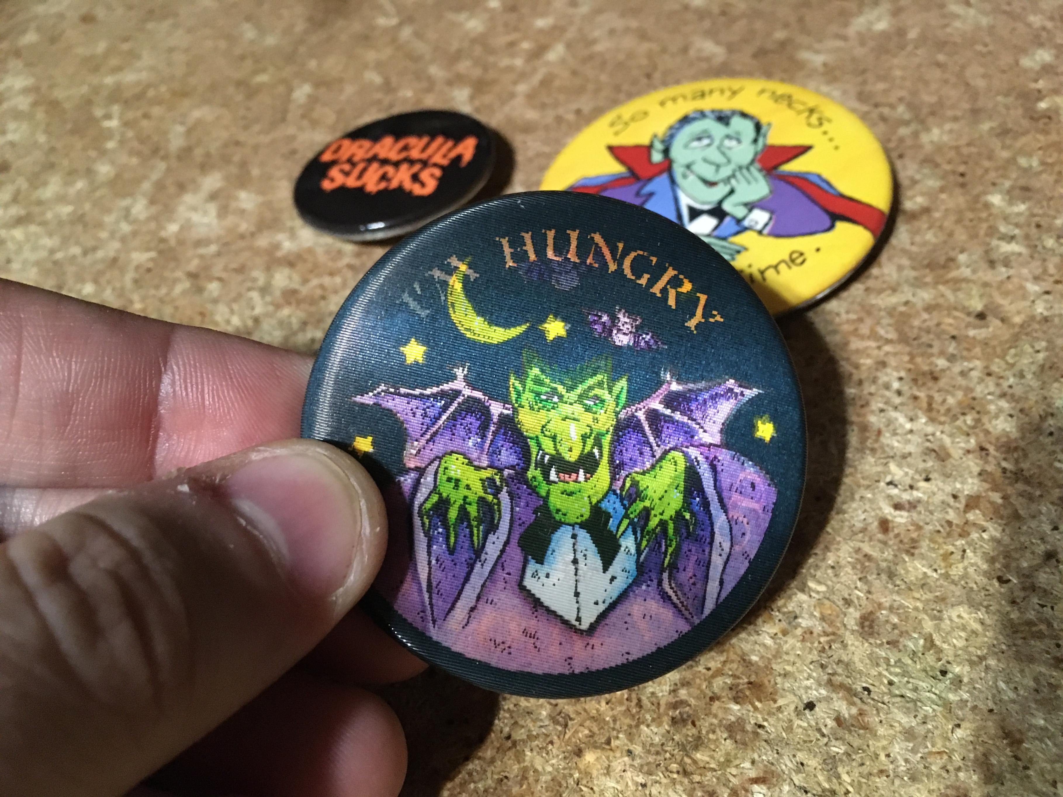 RUSS BERRIE LENTICULAR PINBACK BUTTON HALLMARK DRACULA SUCKS - photo 2