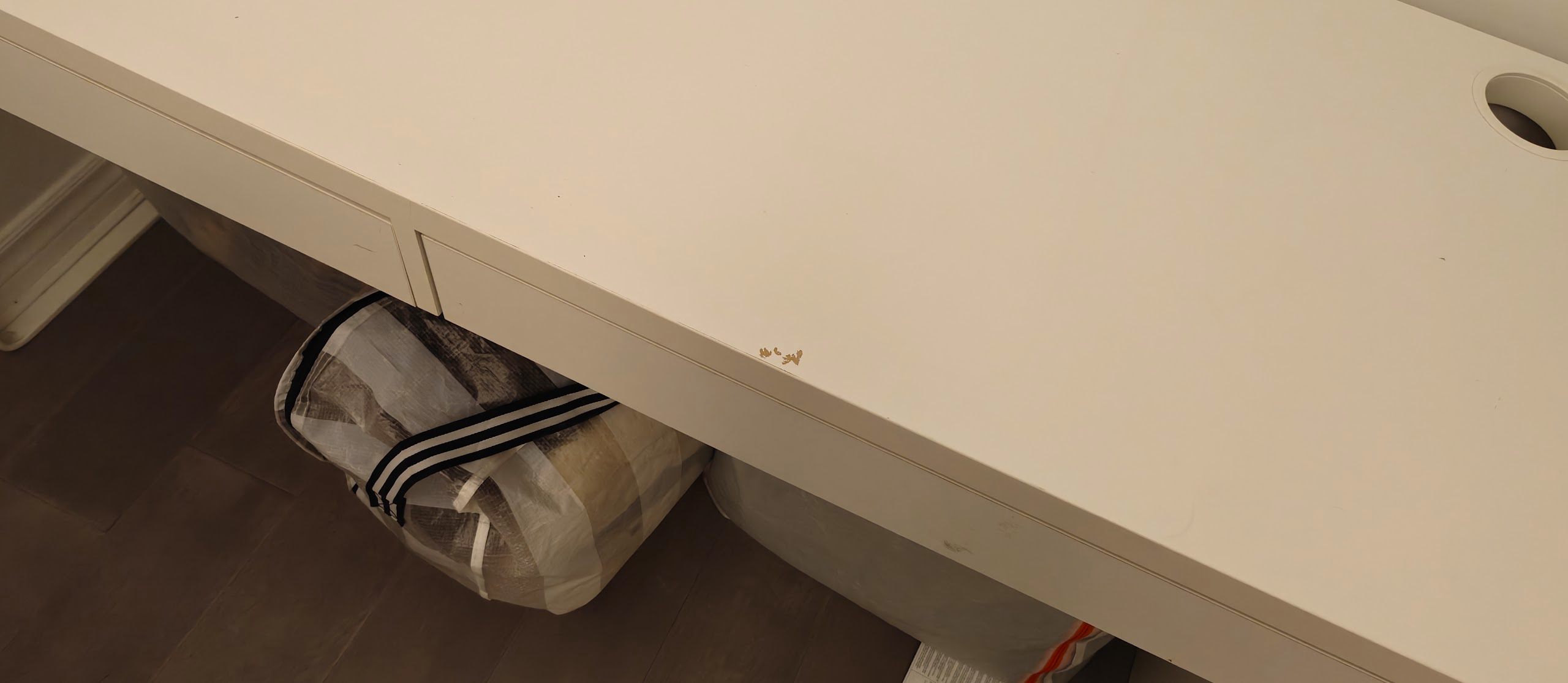 White IKEA MICKE Desk - photo 2