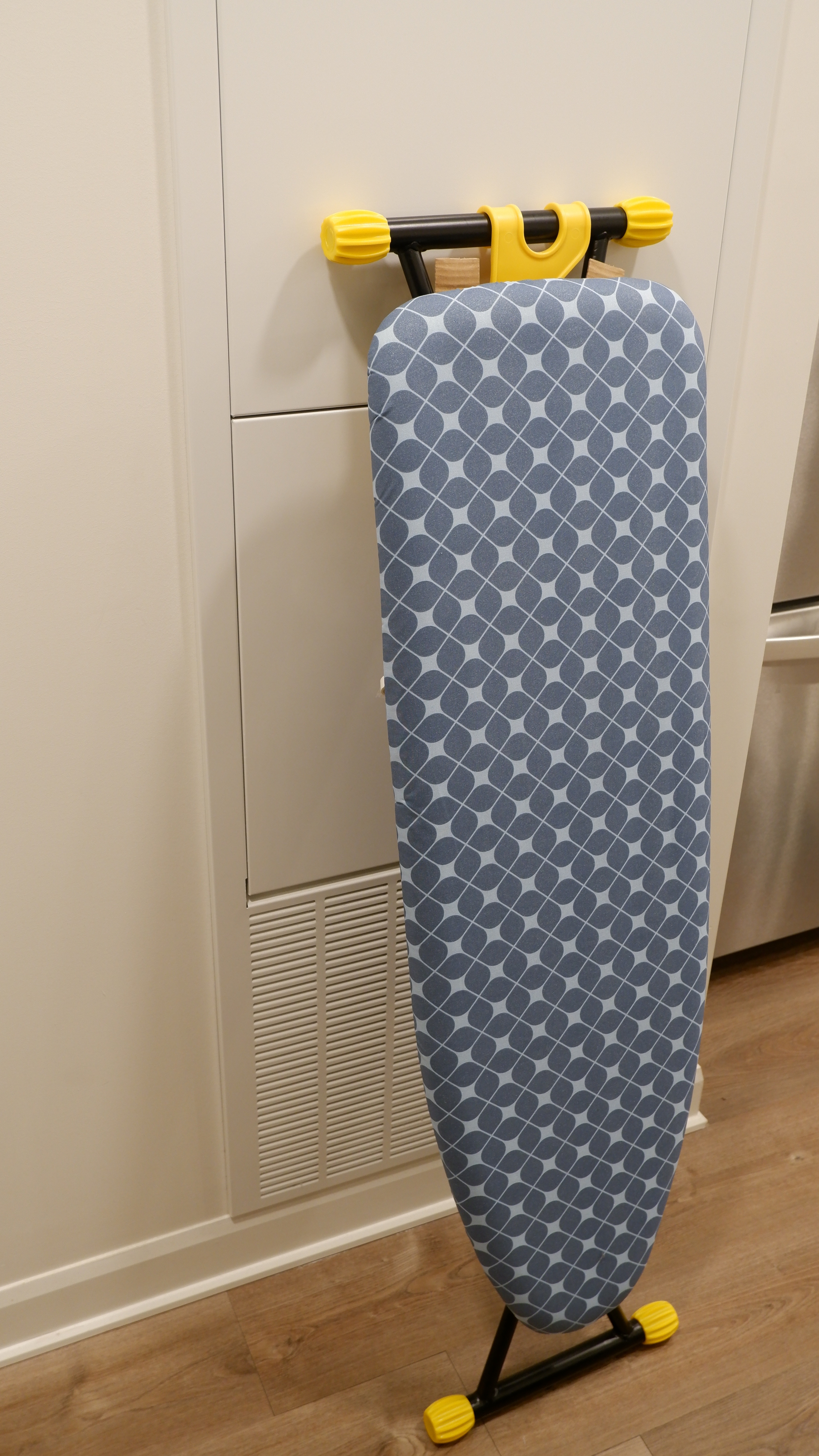 Ironing Board & BLACK+DECKER Steam Iron Set