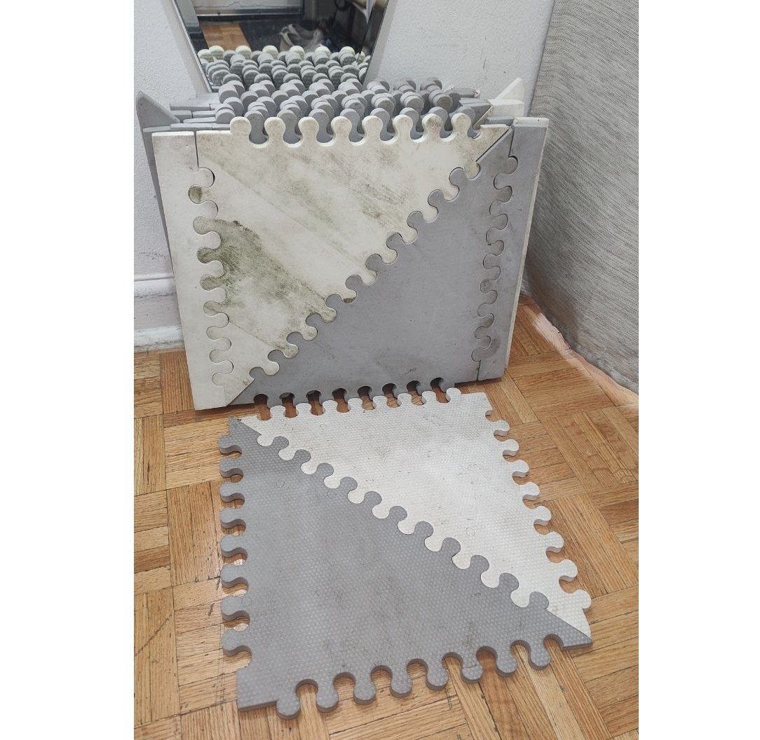 9.5 Tiles - Grey and White Foam Play Mat (14.5" x 14.5")
