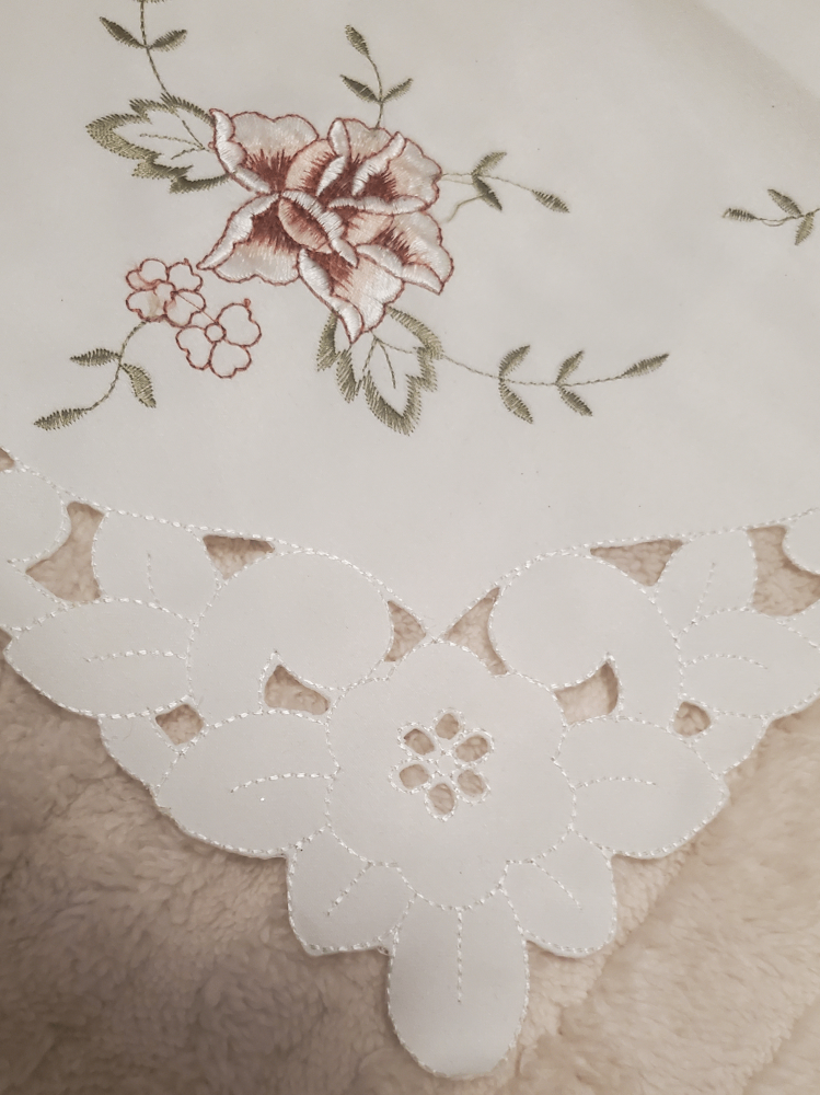 Elegant Embroidered Floral Doily Place Mat (17"x12") - photo 4