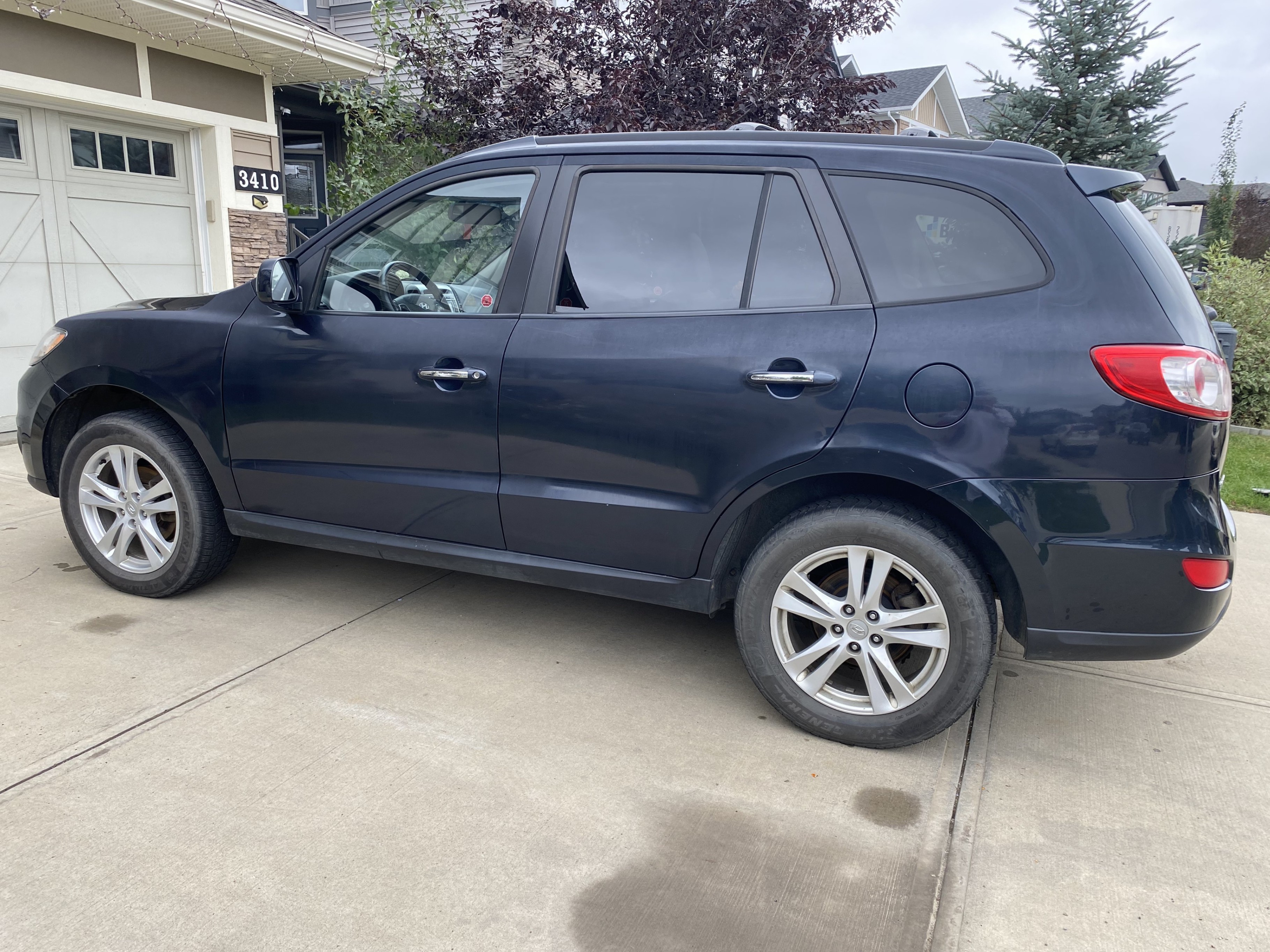 2010 Hyundai Santa Fe Sport – Active Status – AWD – 239K – $4950