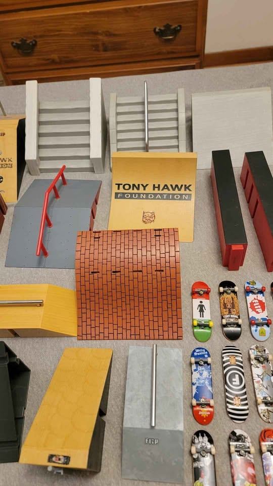 Tech Deck skateboard ramps rails figures lot - photo 5