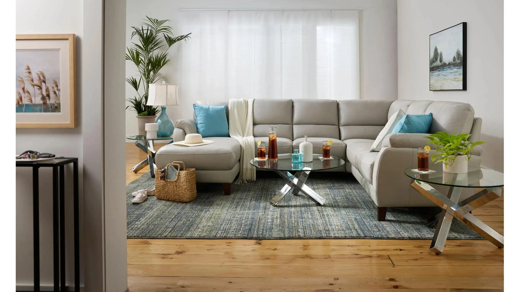 Liza Round Glass End Table - photo 3