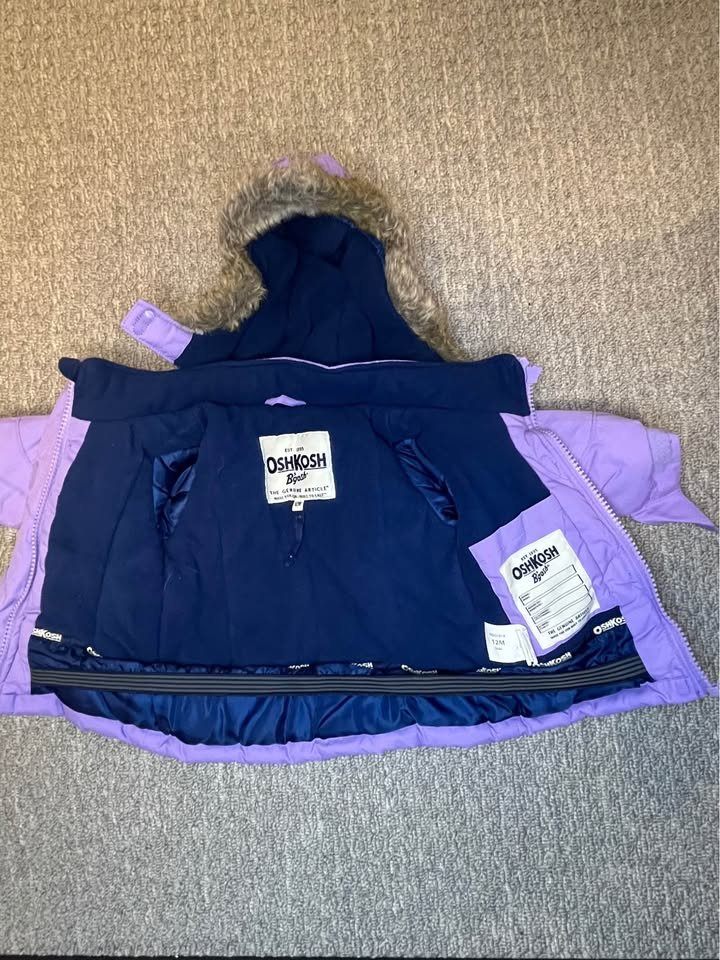 LIKE NEW OshKosh B'gosh 2-Piece Snowsuit sized 12 months - photo 3