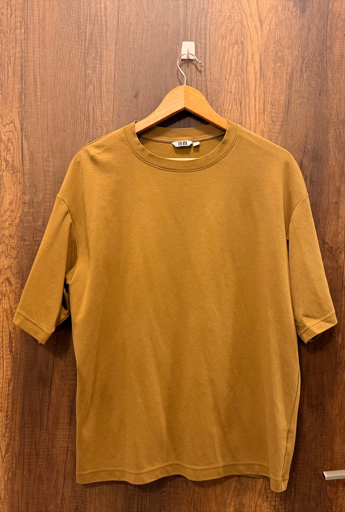 Uniqlo U Mustard Oversized T-Shirt, Size XL