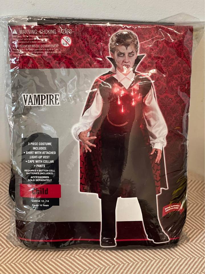 Child's Light-Up Vampire Costume Size Large 12-14