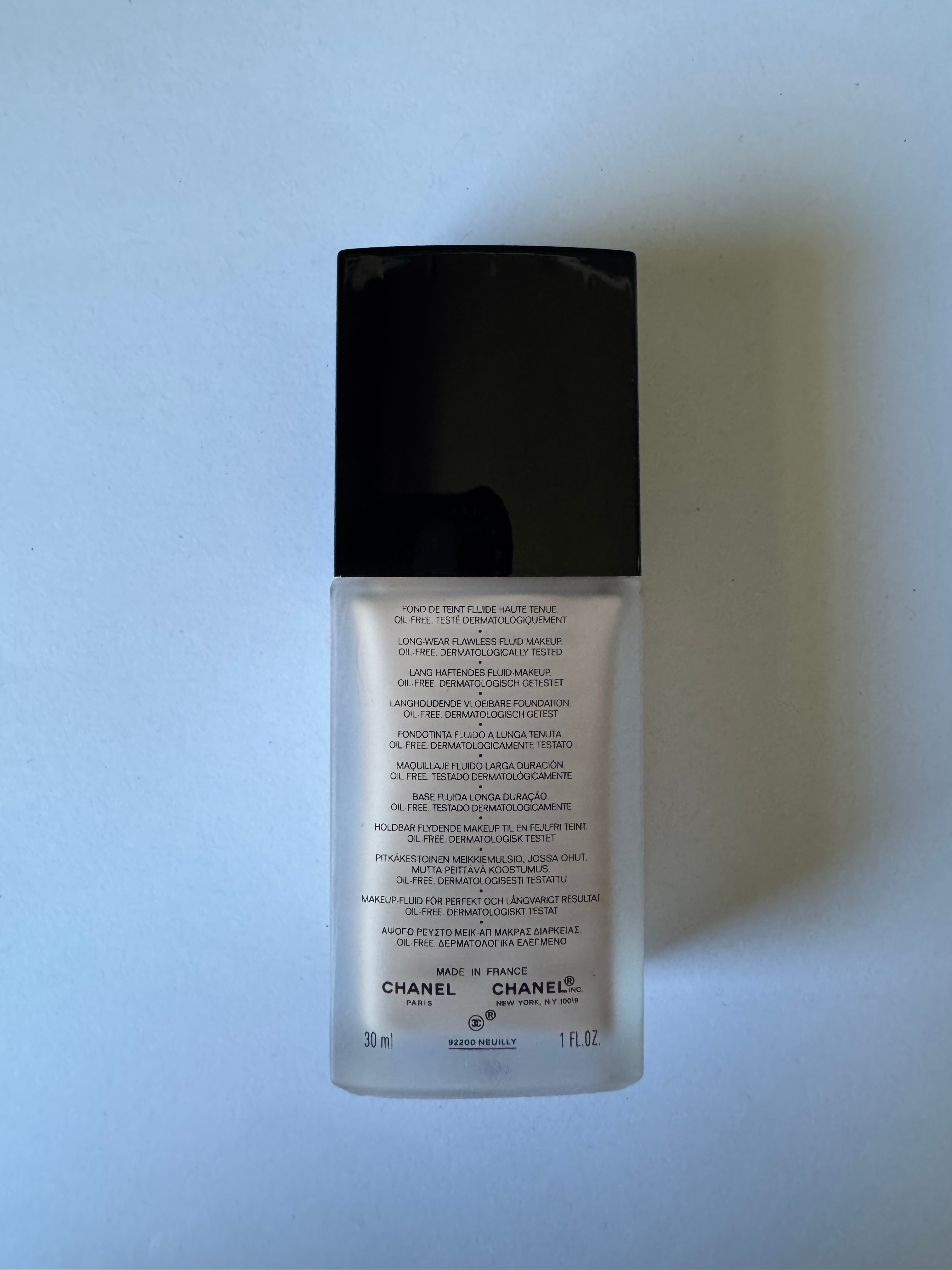 Chanel Perfection Lumière Foundation, Shade 12 Beige Rosé - photo 2
