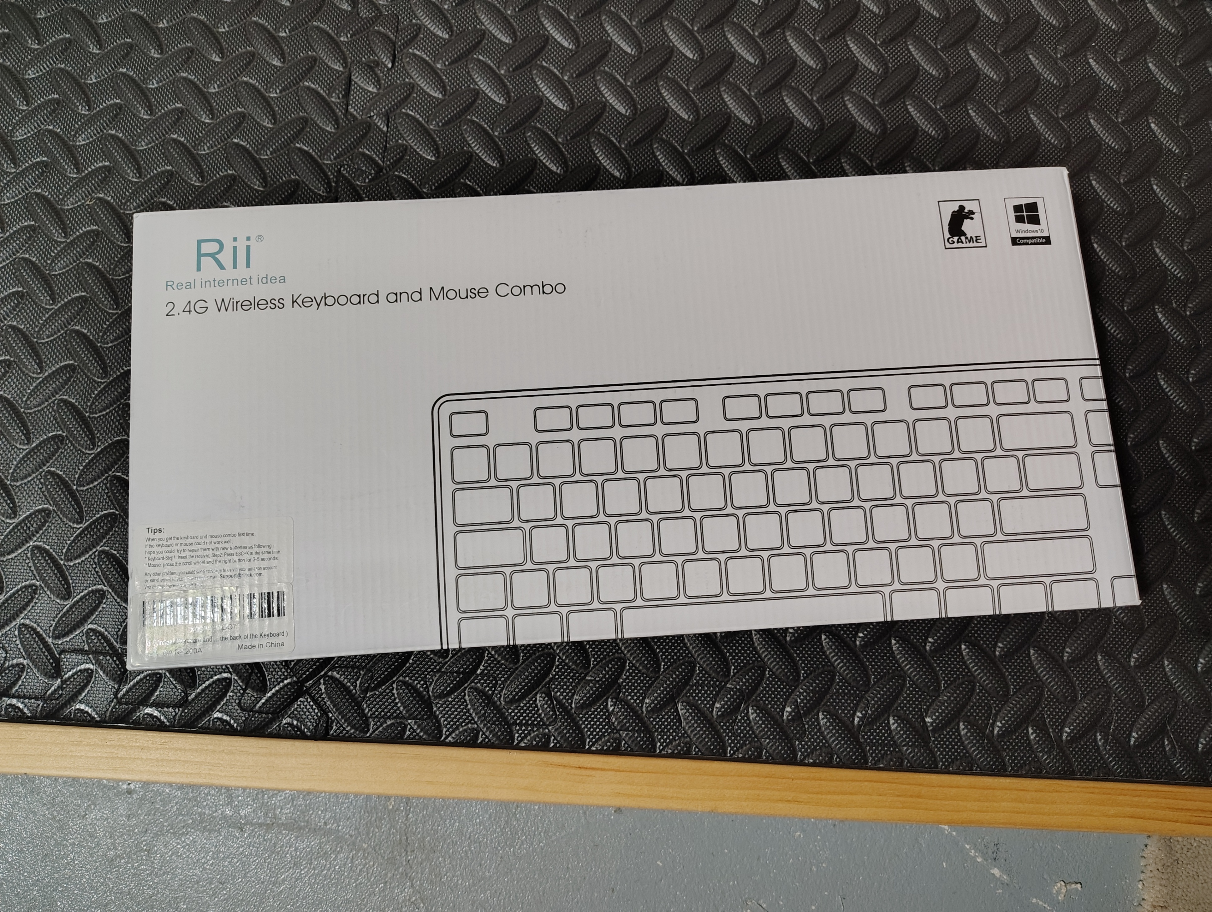 RARELY USED Rii Wireless Keyboard and Mouse Combo