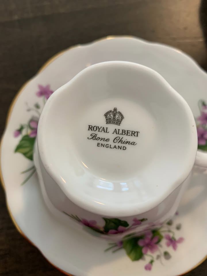 Royal Albert Bone China Teacup & Saucer - photo 2