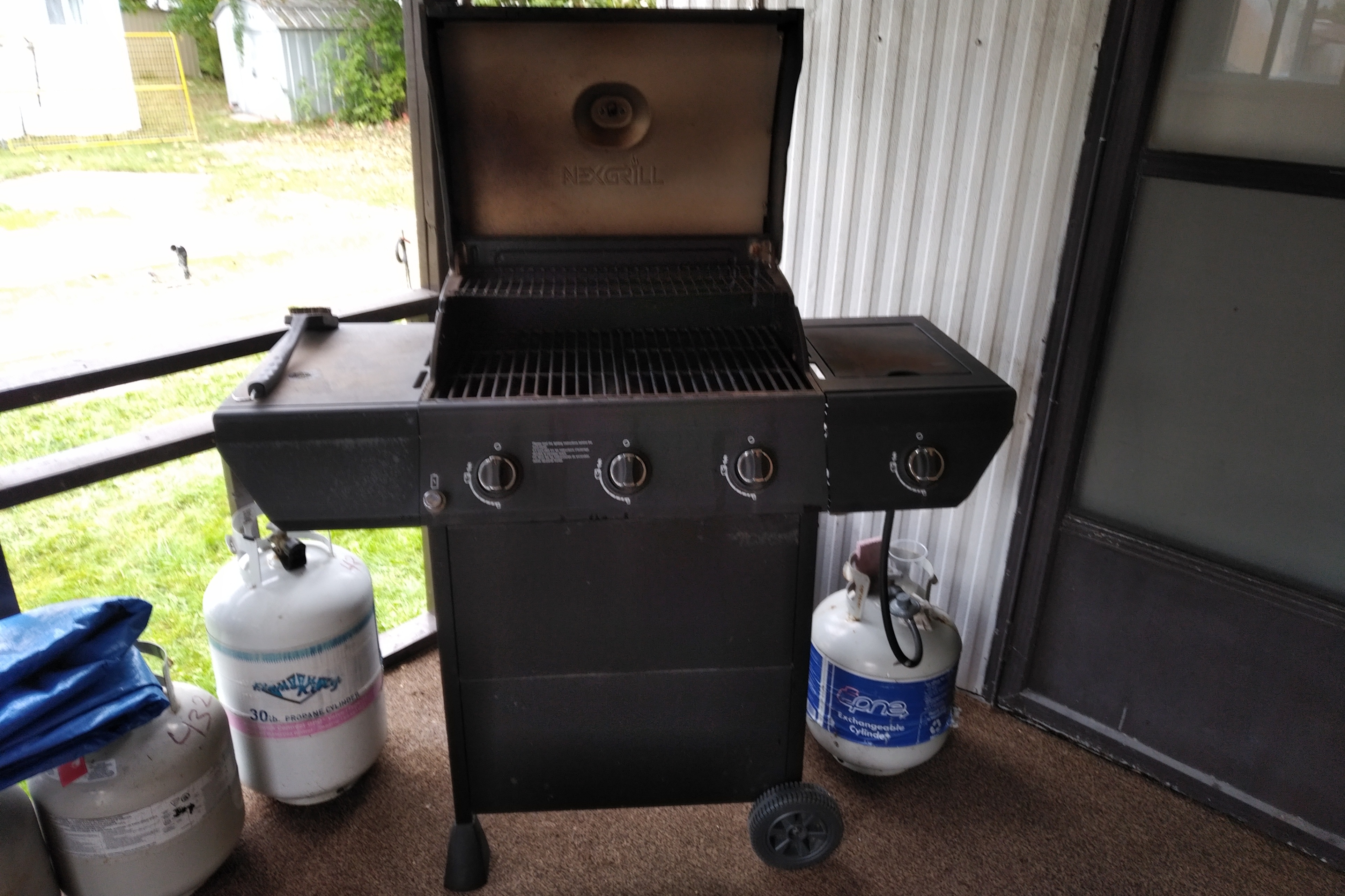 NEXGRILL ELECTRIC START 3 BURNER+ SIDE BURNER BBQ