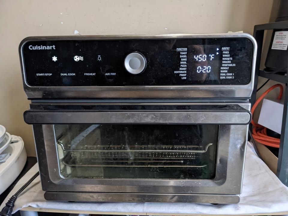 Convenient Air Fry oven, Cuisinart 0.6 cu.ft. (17L) air fryer