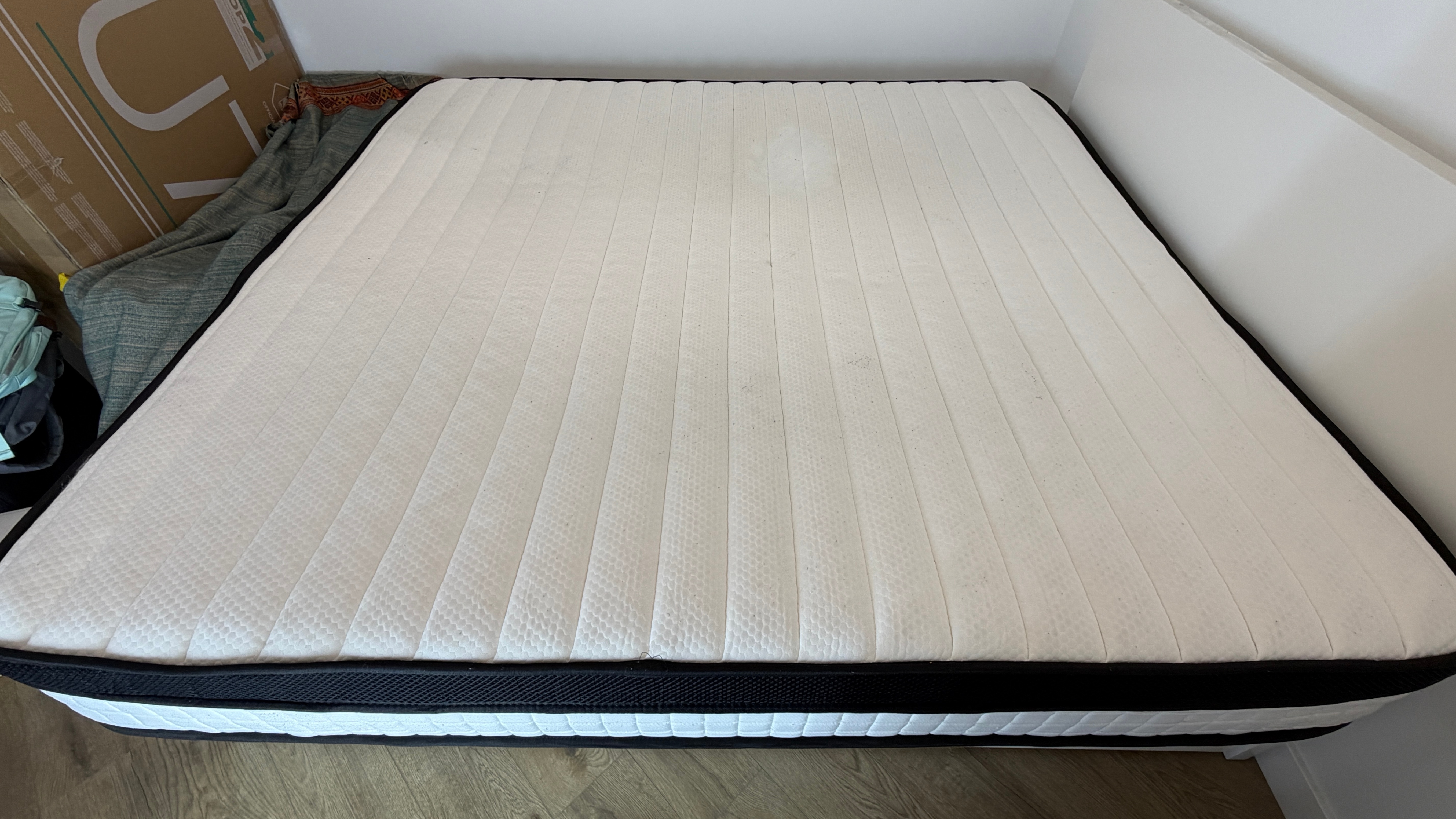 12-Inch Hybrid King Size Mattress - Clean & Good Condition - photo 4