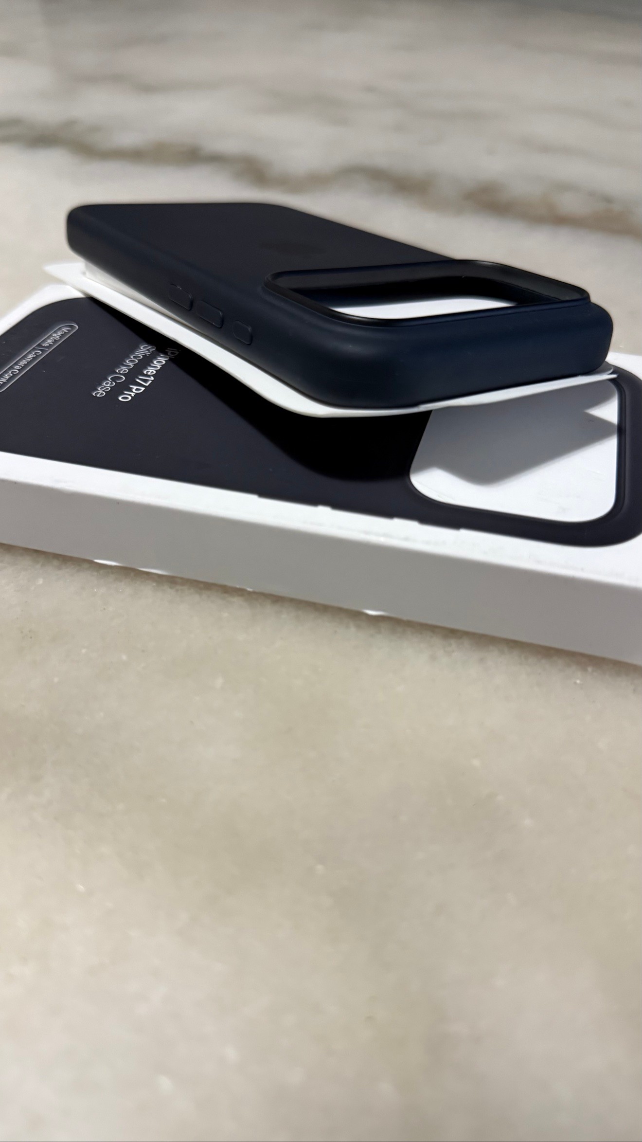 NEW Apple Silicone Case with MagSafe for iPhone 17 Pro - photo 5