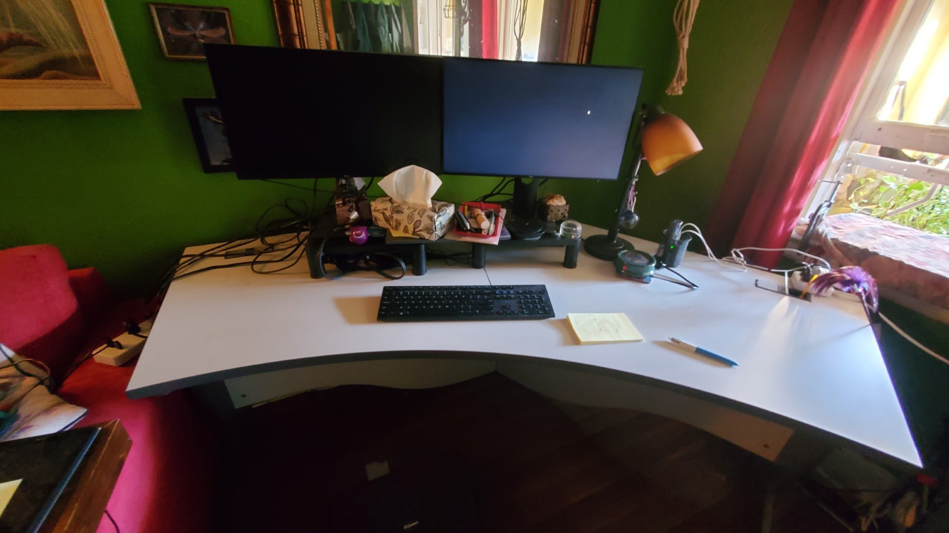 selling large desk