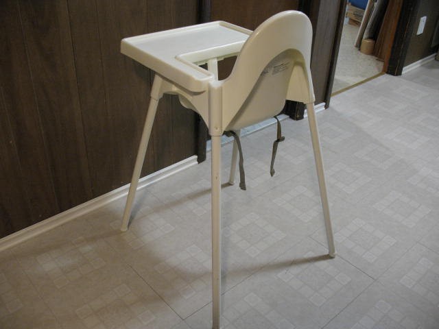 IKEA High Chair with Tray, Like New - photo 5