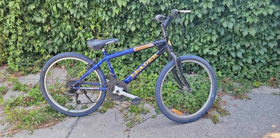 Youth mountain bike 24 inch wheels for repair restoration or