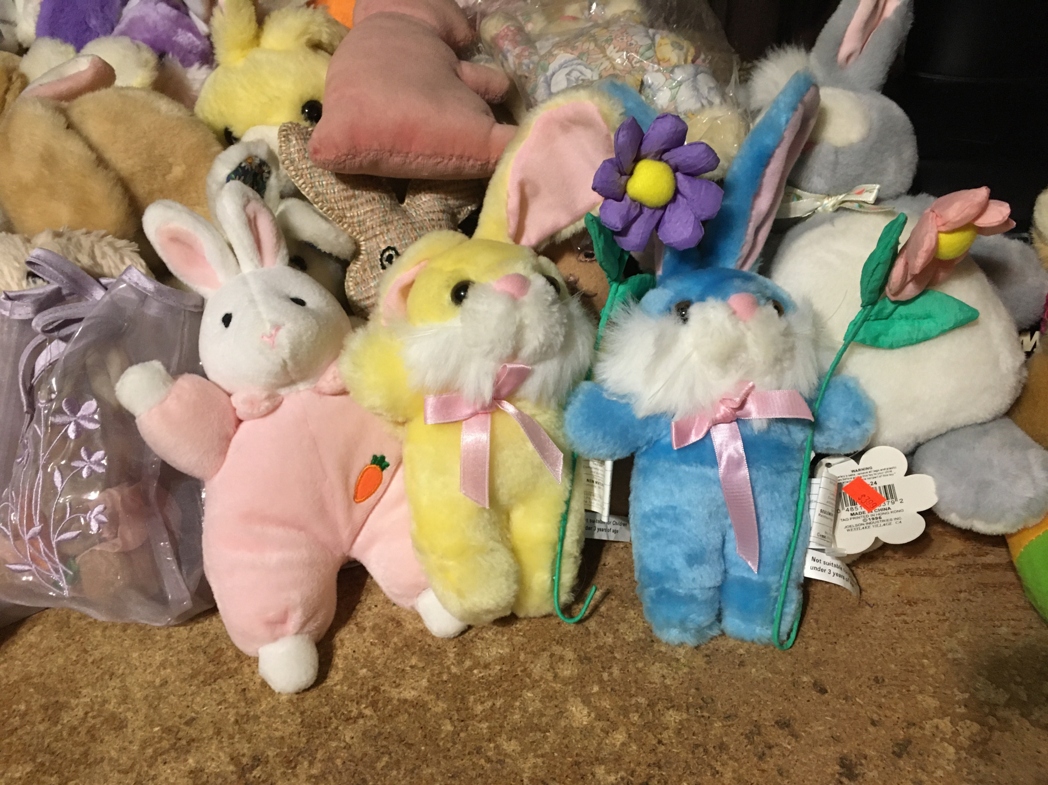 LOT OF 37 BUNNY RABBIT PLUSH BEANIE EASTER RUSS BERRIE APPLAUSE - photo 3