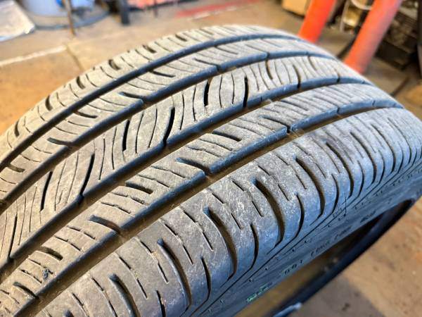 PAIR of 245/40/19 M+S Continental Conti pro contact with 80% - photo 4