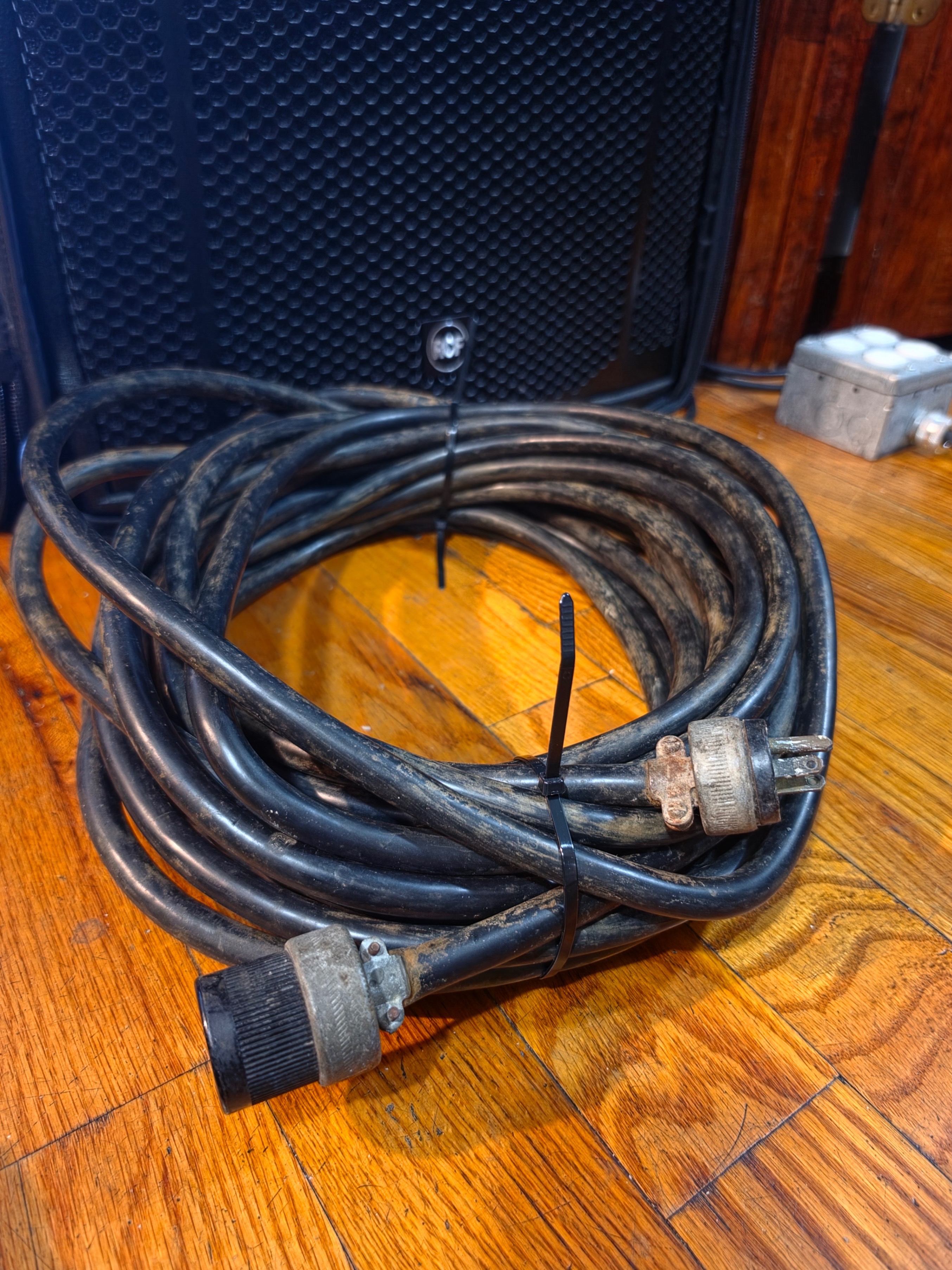 50 Ft. 14/3 14 AWG 3 Conductor Wire 600V Power Cable