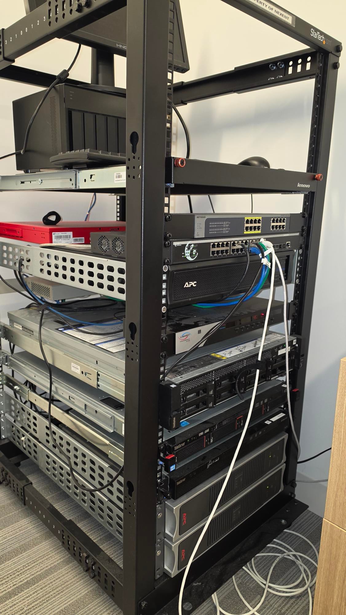 Computer Server Rack Set-up