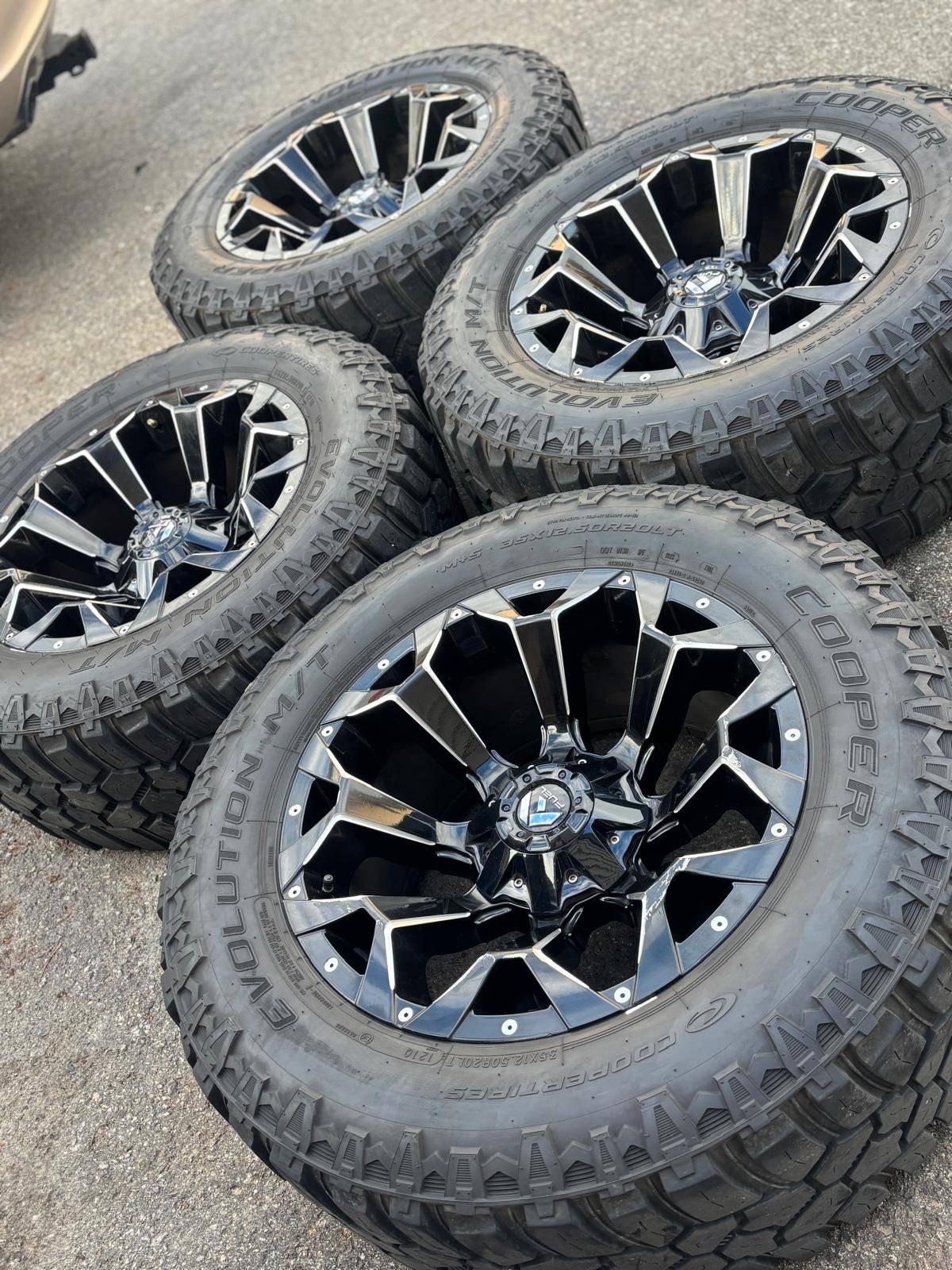 20"FUEL Assault(5x139/5x150)+Cooper M/T- RAM 1500/Classic/Tundra - photo 3