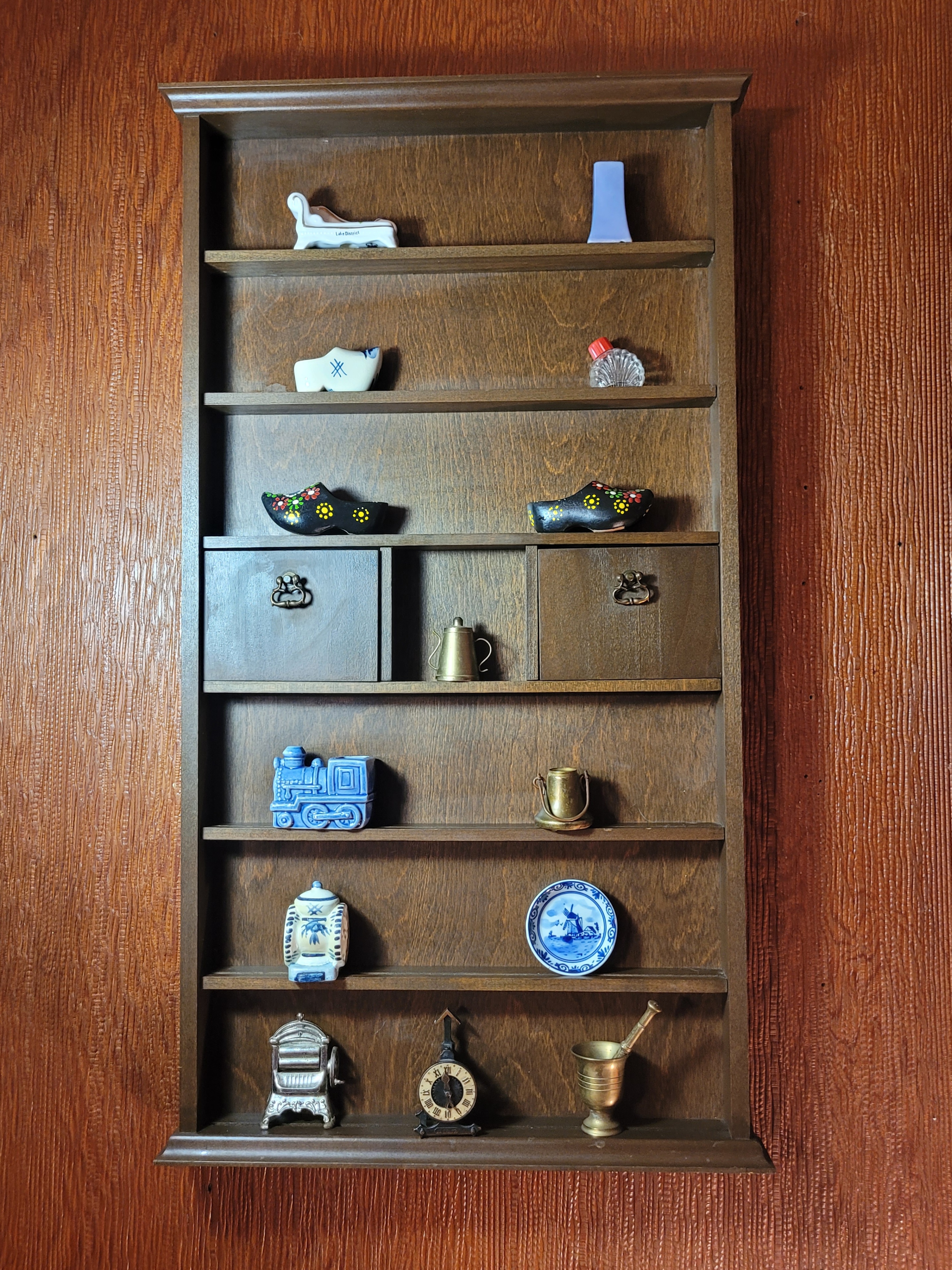 1970s Wooden Shadow Box Display Wall Shelf with 13 TIny Trinkets