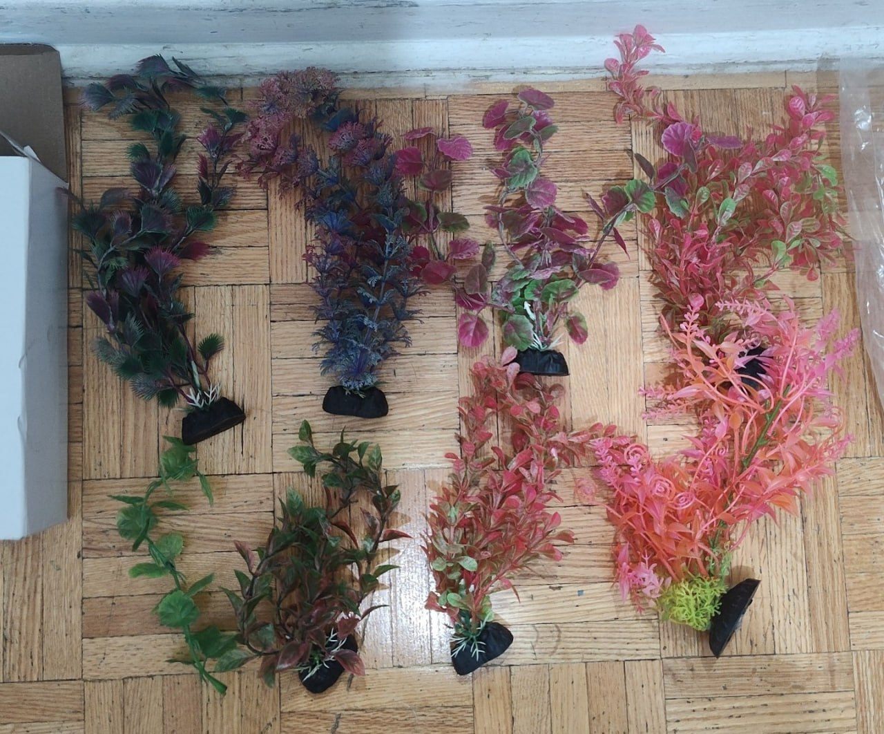NEW Assorted artificial plants for fish tank, 7-pack