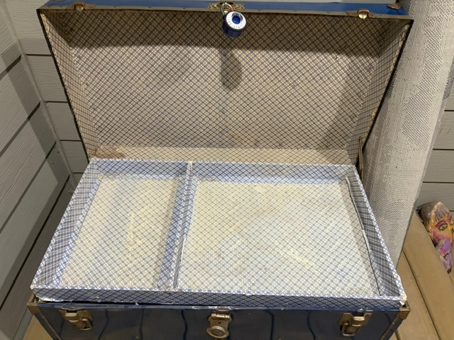 Vintage Blue Steamer Trunk / Storage Chest - photo 2