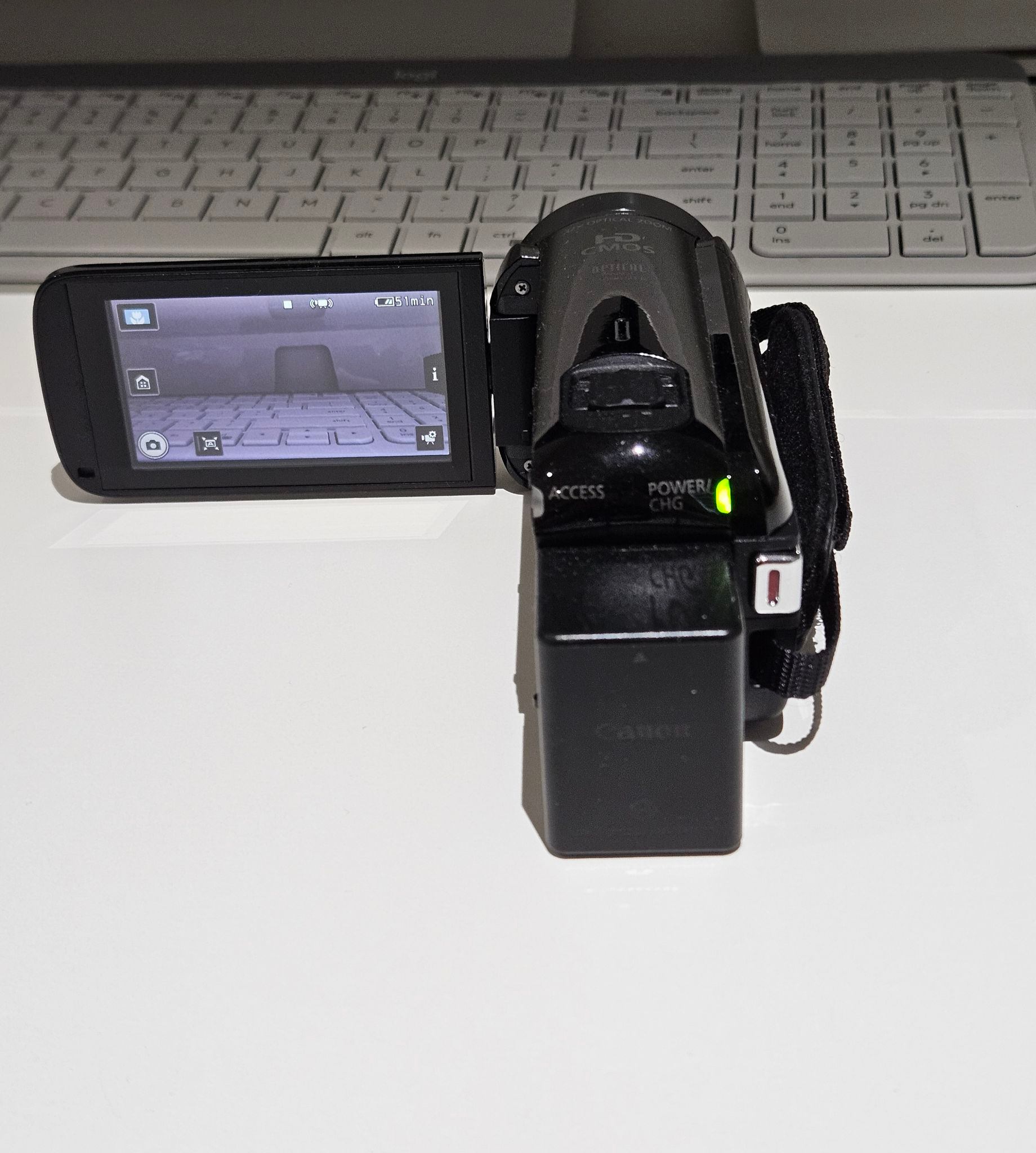 Canon VIXIA HF R700 - photo 4