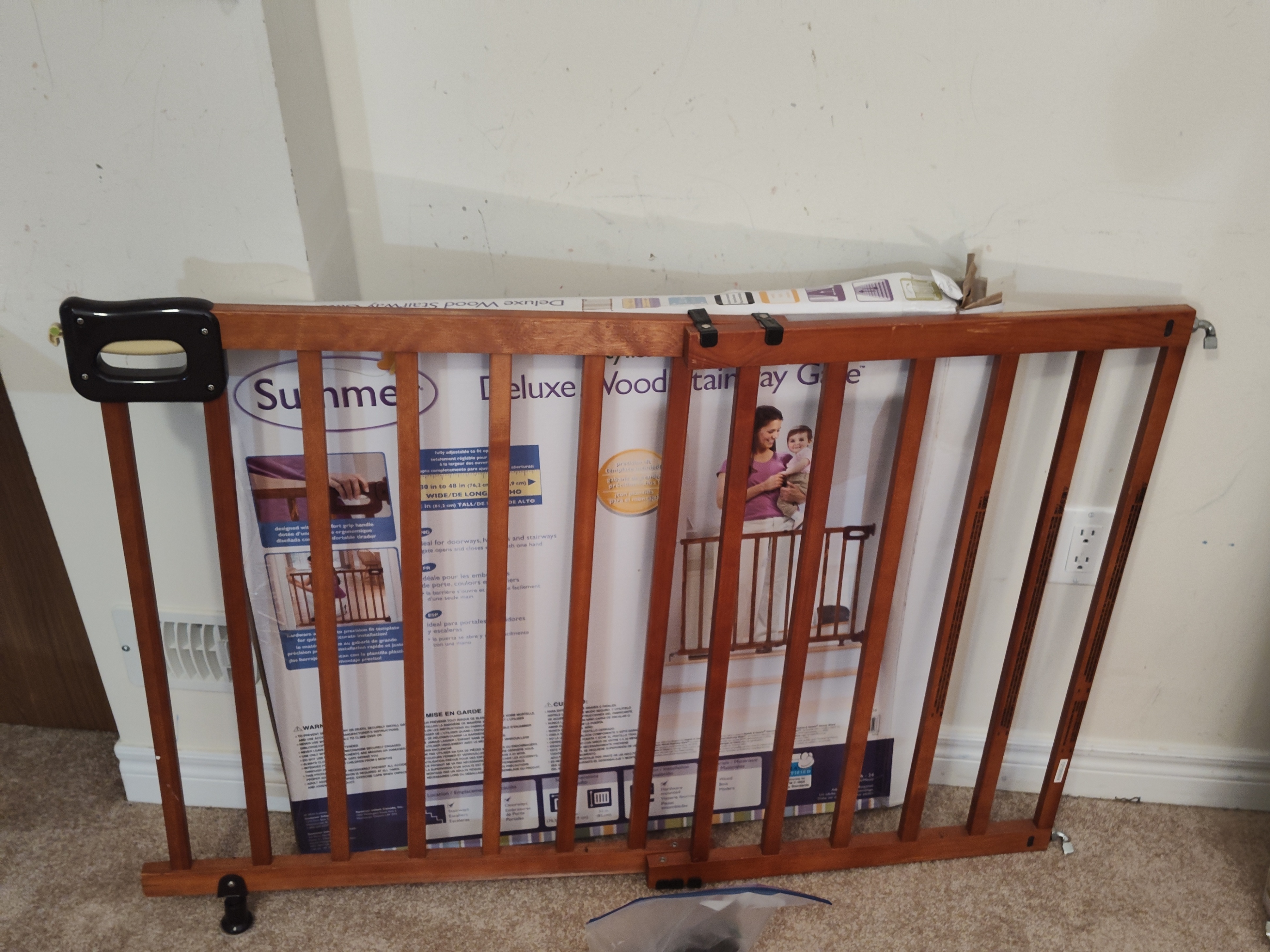 Summer Infant Stylish & Secure Deluxe Wood Stairway Gate - photo 3