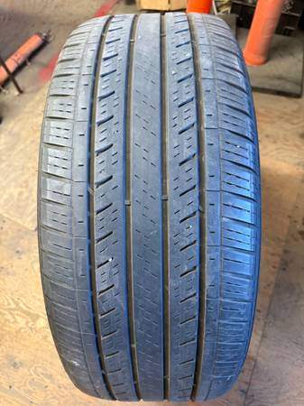 1 X single 255/40/21 M+S Goodyear Assurance Rangemax with 50%