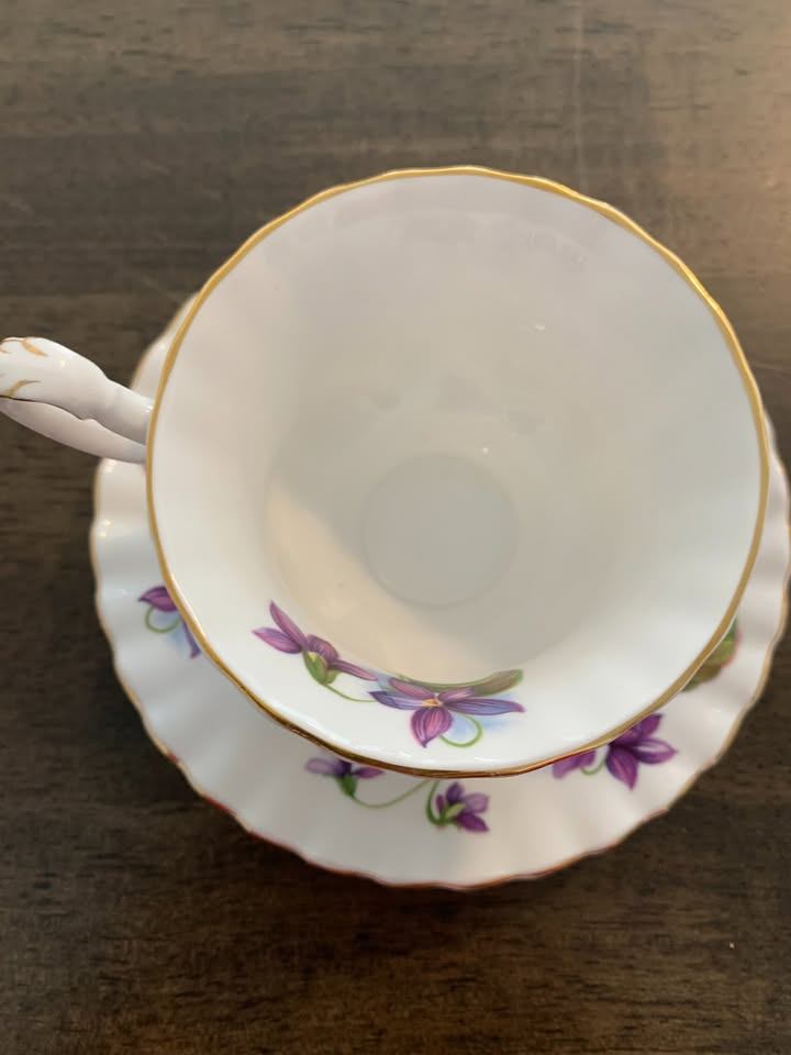 Royal Albert Purple Violet Teacup and Saucer - photo 4